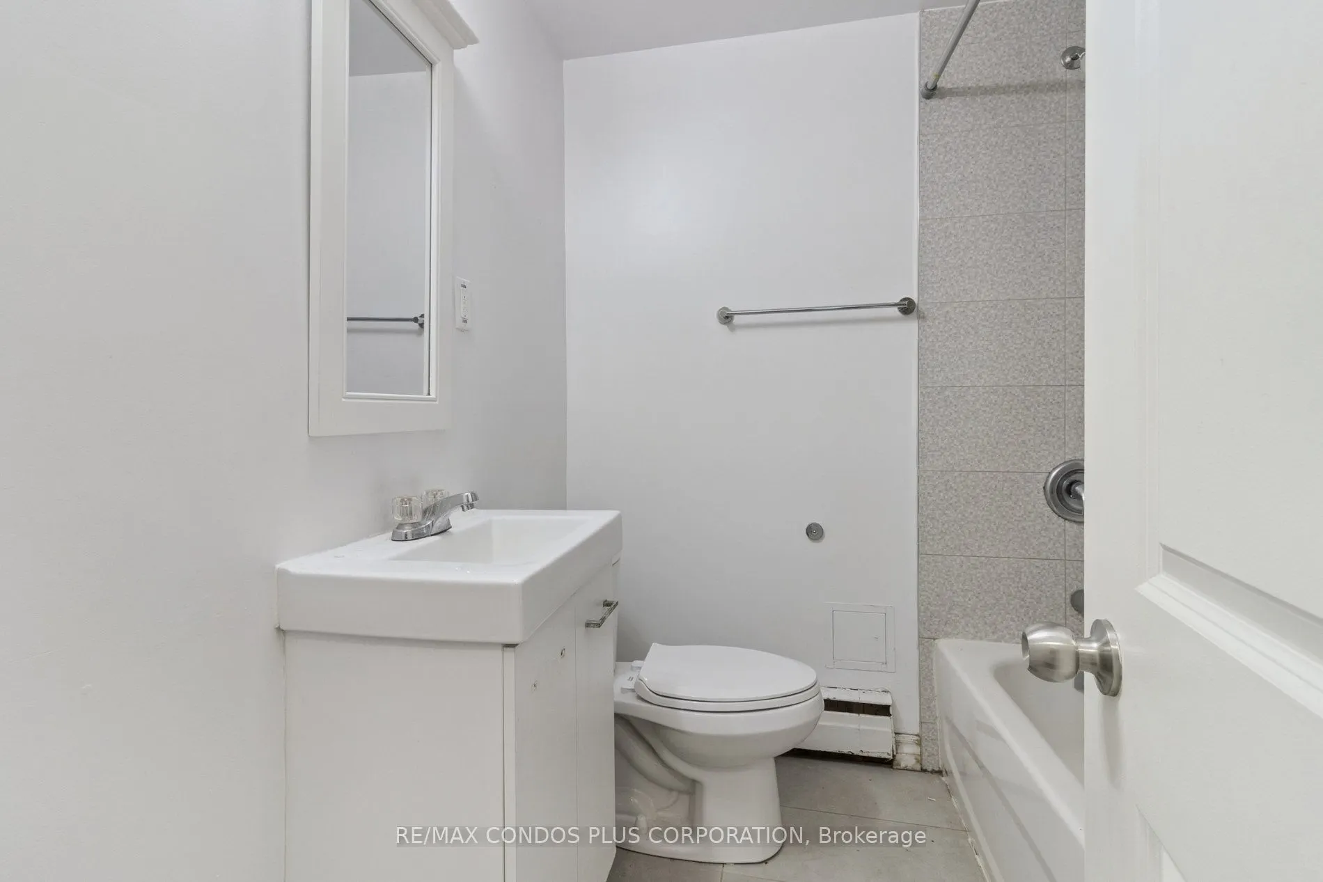 449 Wilson Avenue, #2