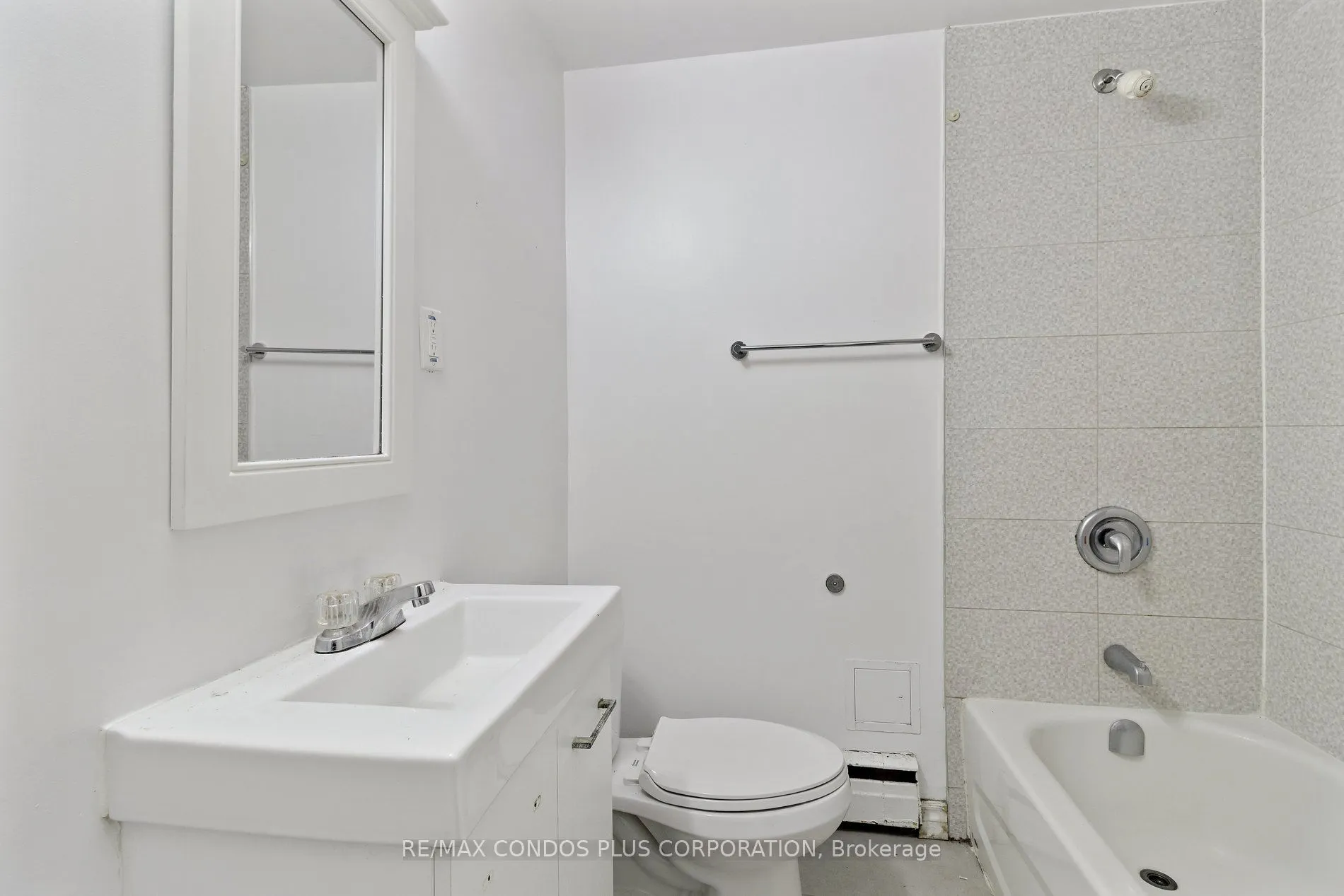 449 Wilson Avenue, #2