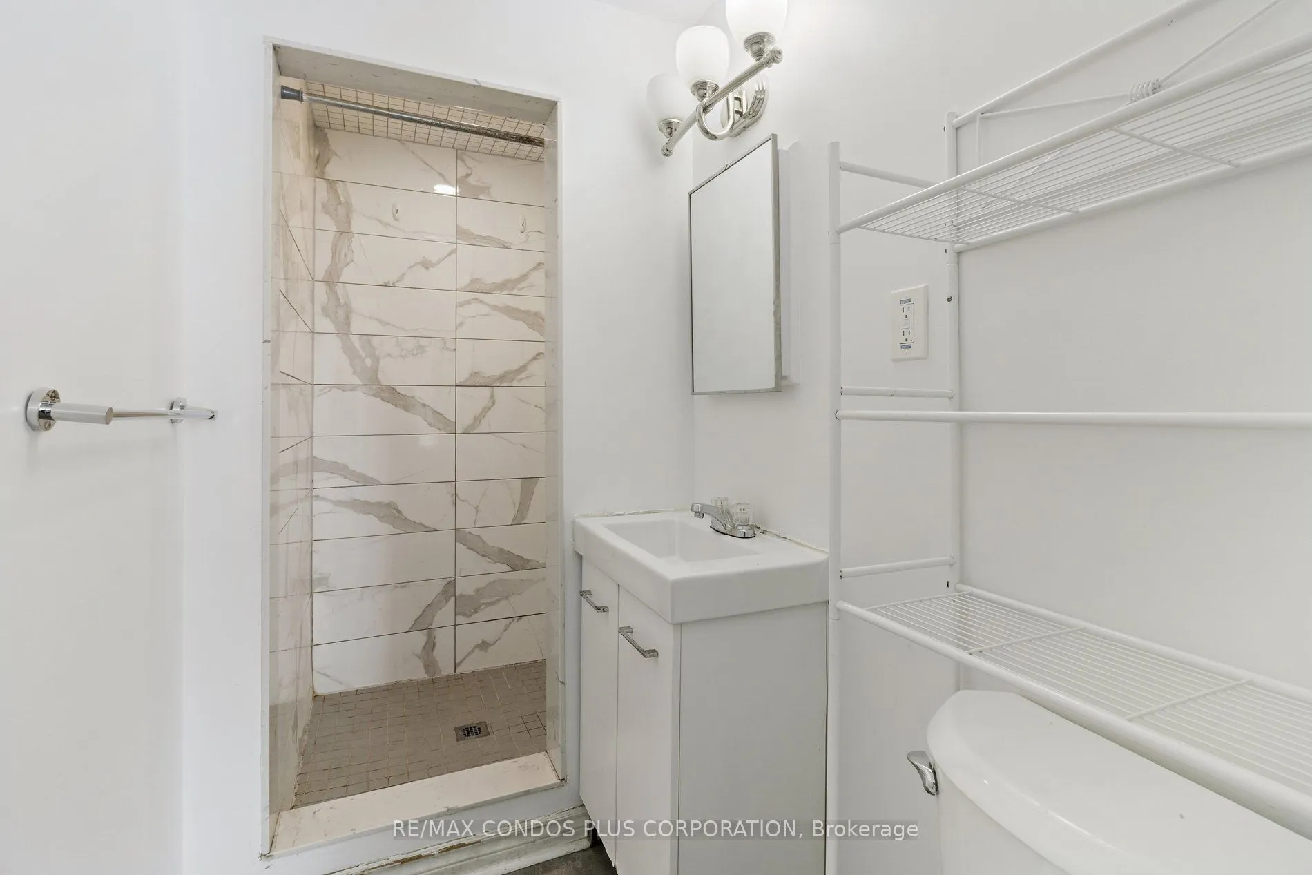 449 Wilson Avenue, #2