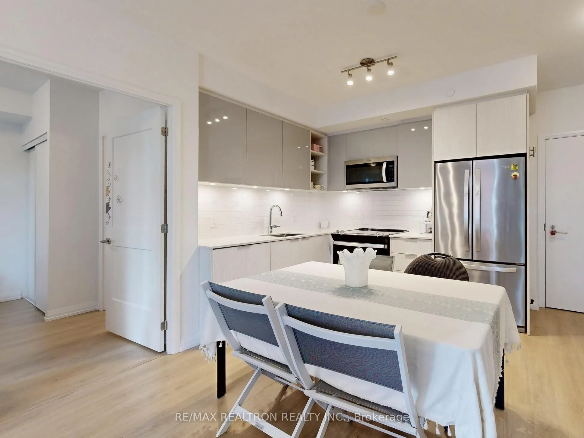 50 Dunfield Avenue, #518