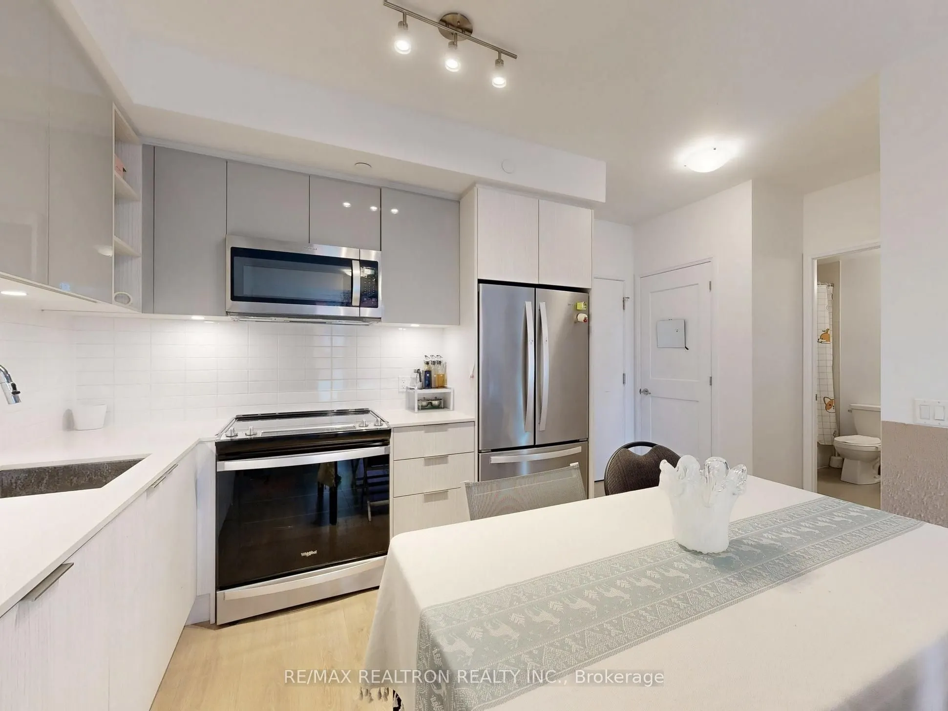 50 Dunfield Avenue, #518