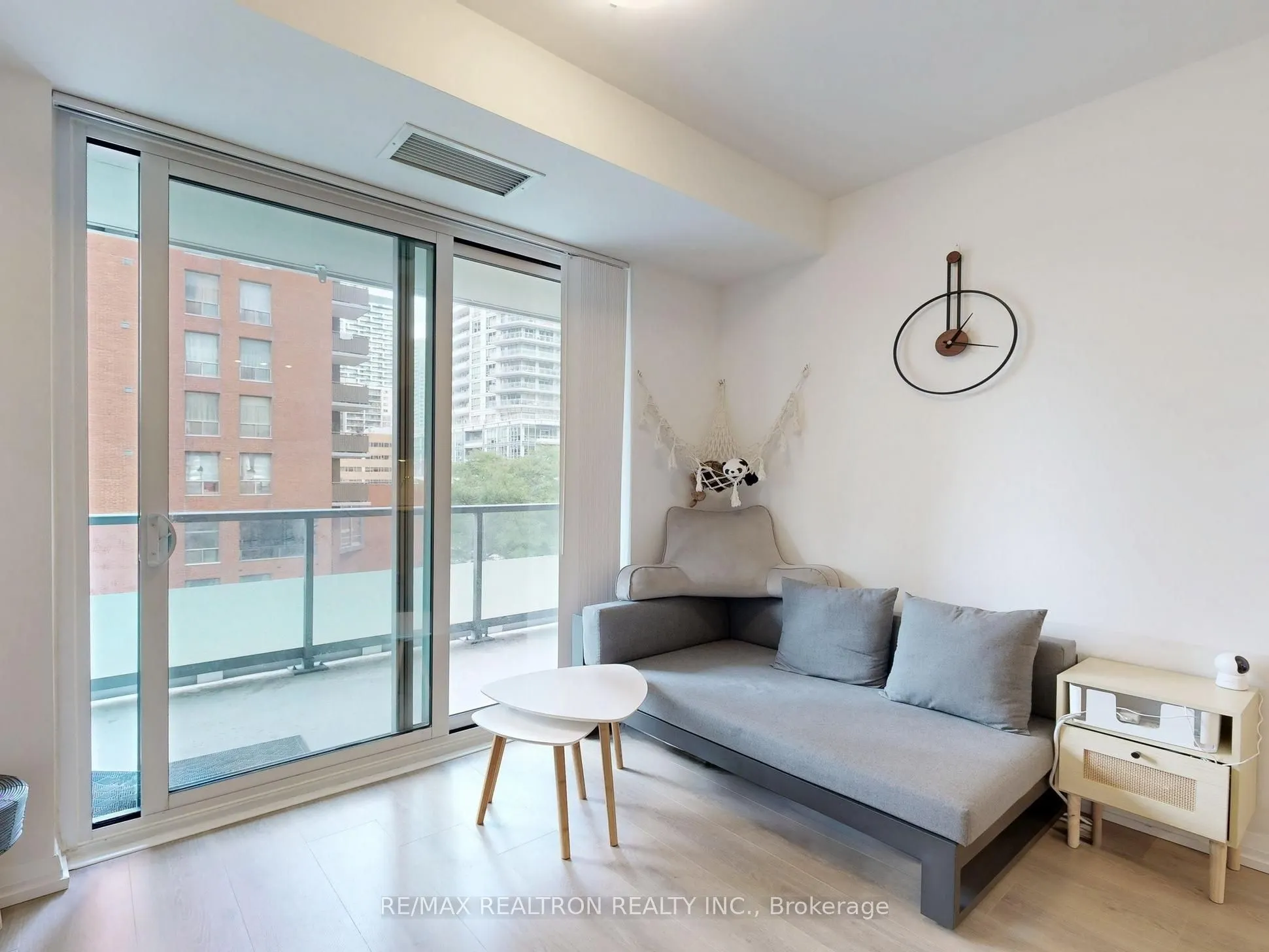 50 Dunfield Avenue, #518