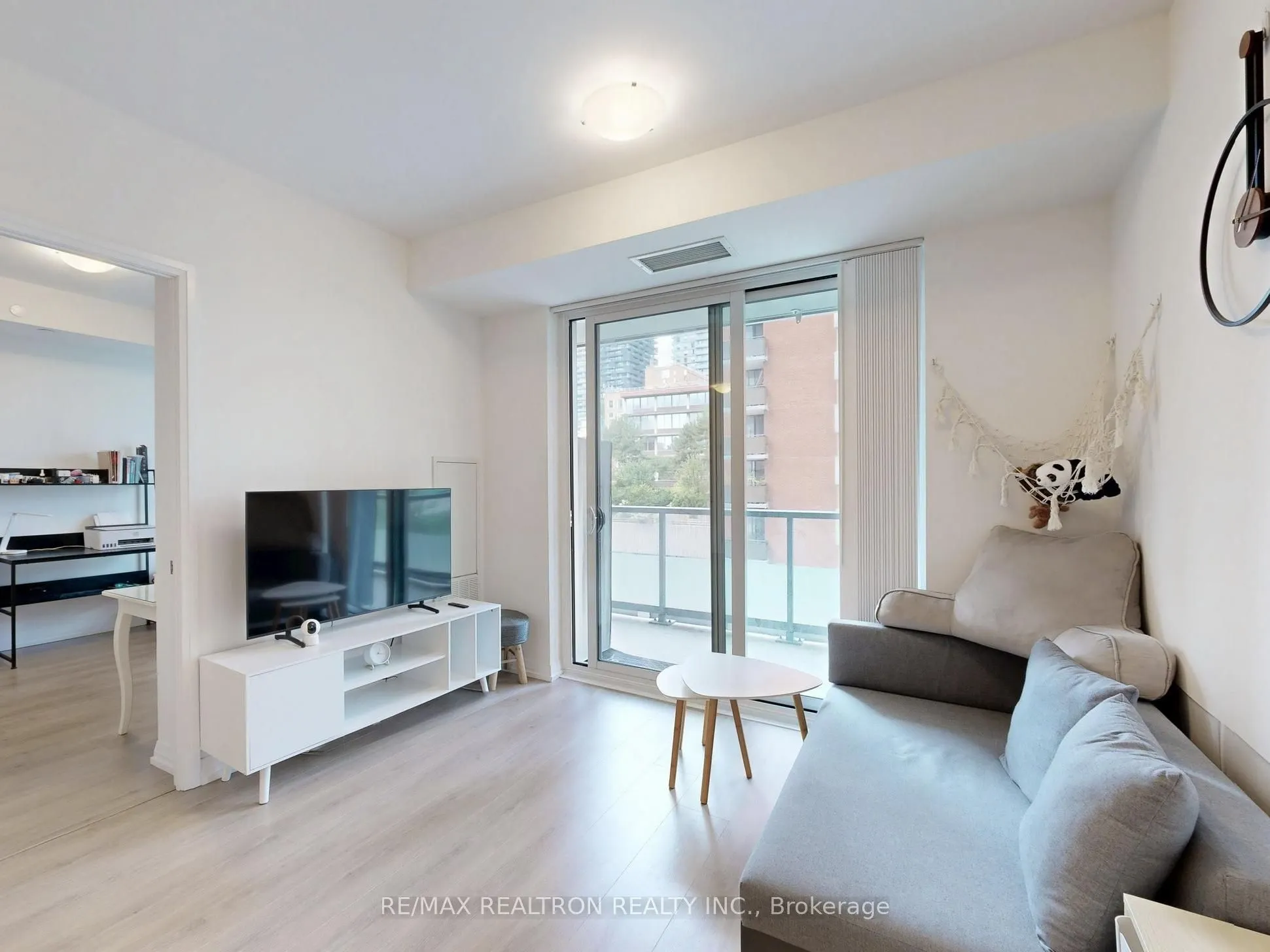 50 Dunfield Avenue, #518