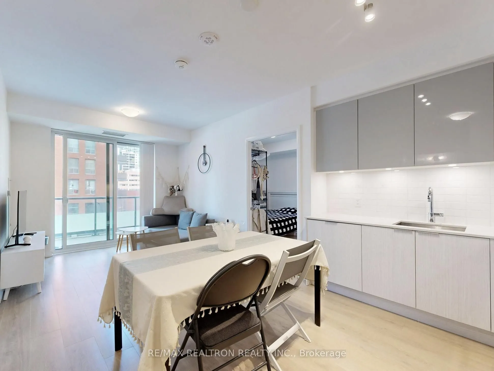50 Dunfield Avenue, #518