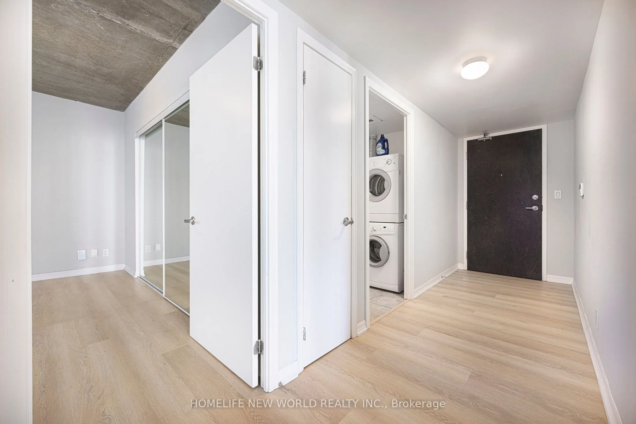 22 Wellesley Street E, #1108