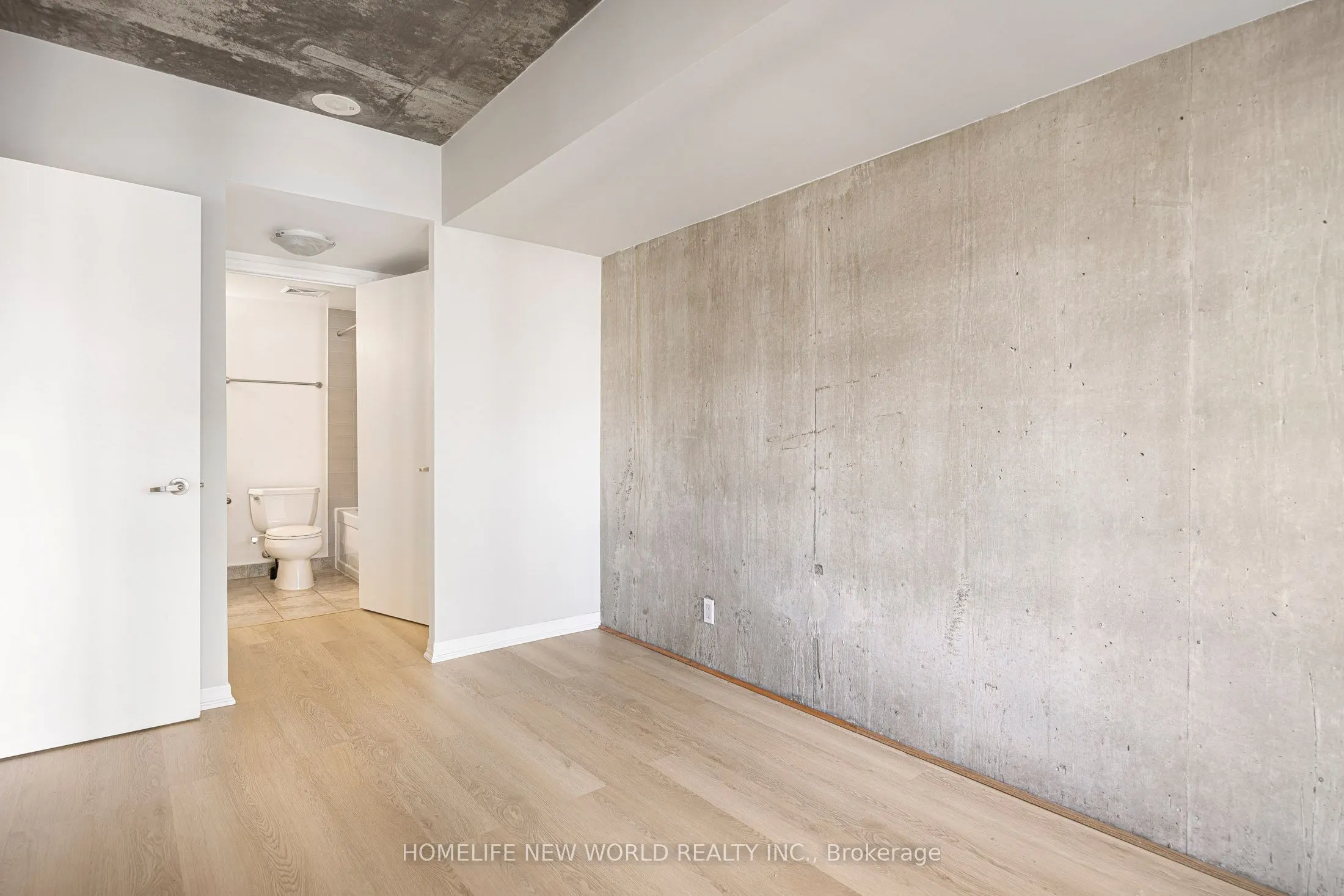 22 Wellesley Street E, #1108