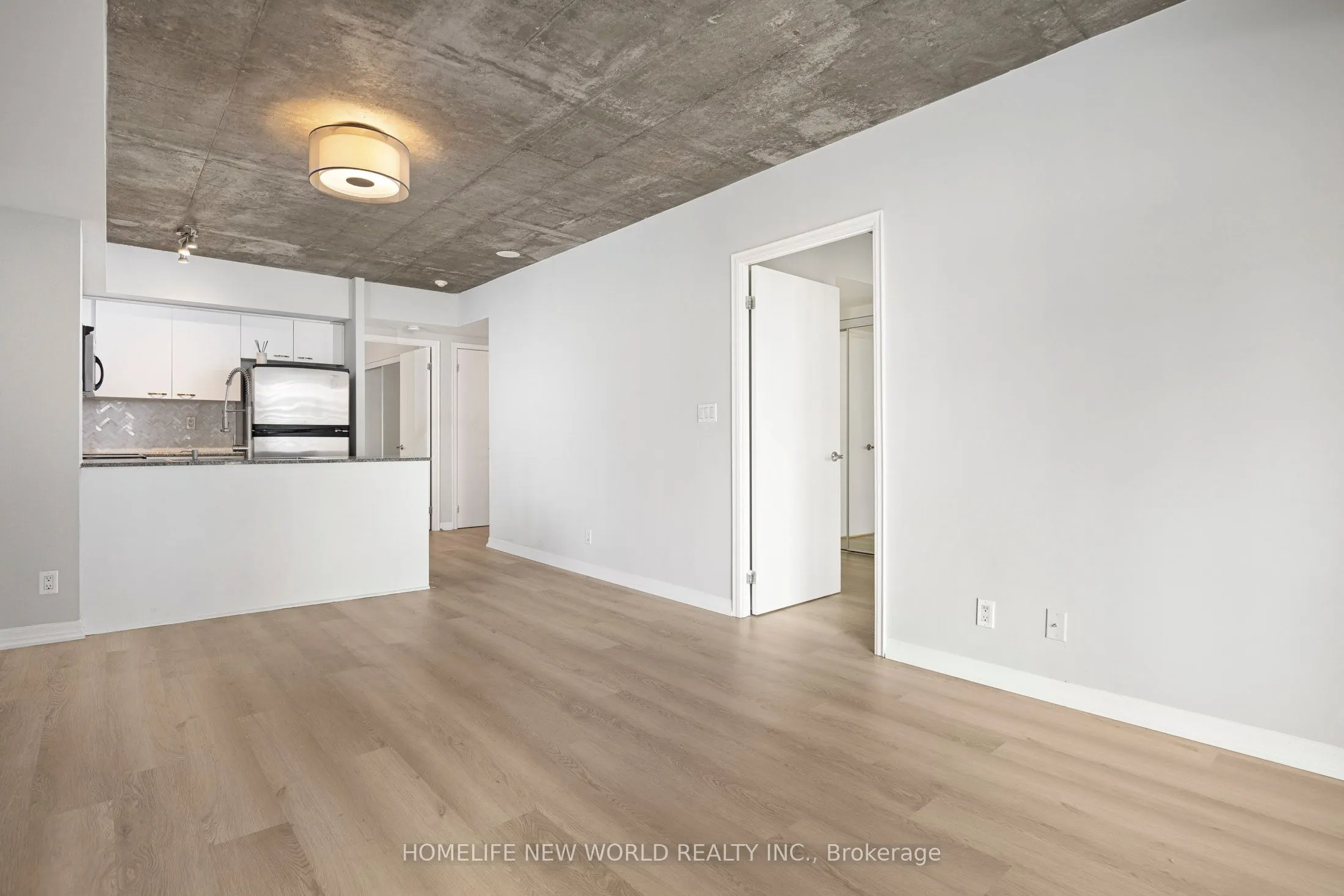 22 Wellesley Street E, #1108