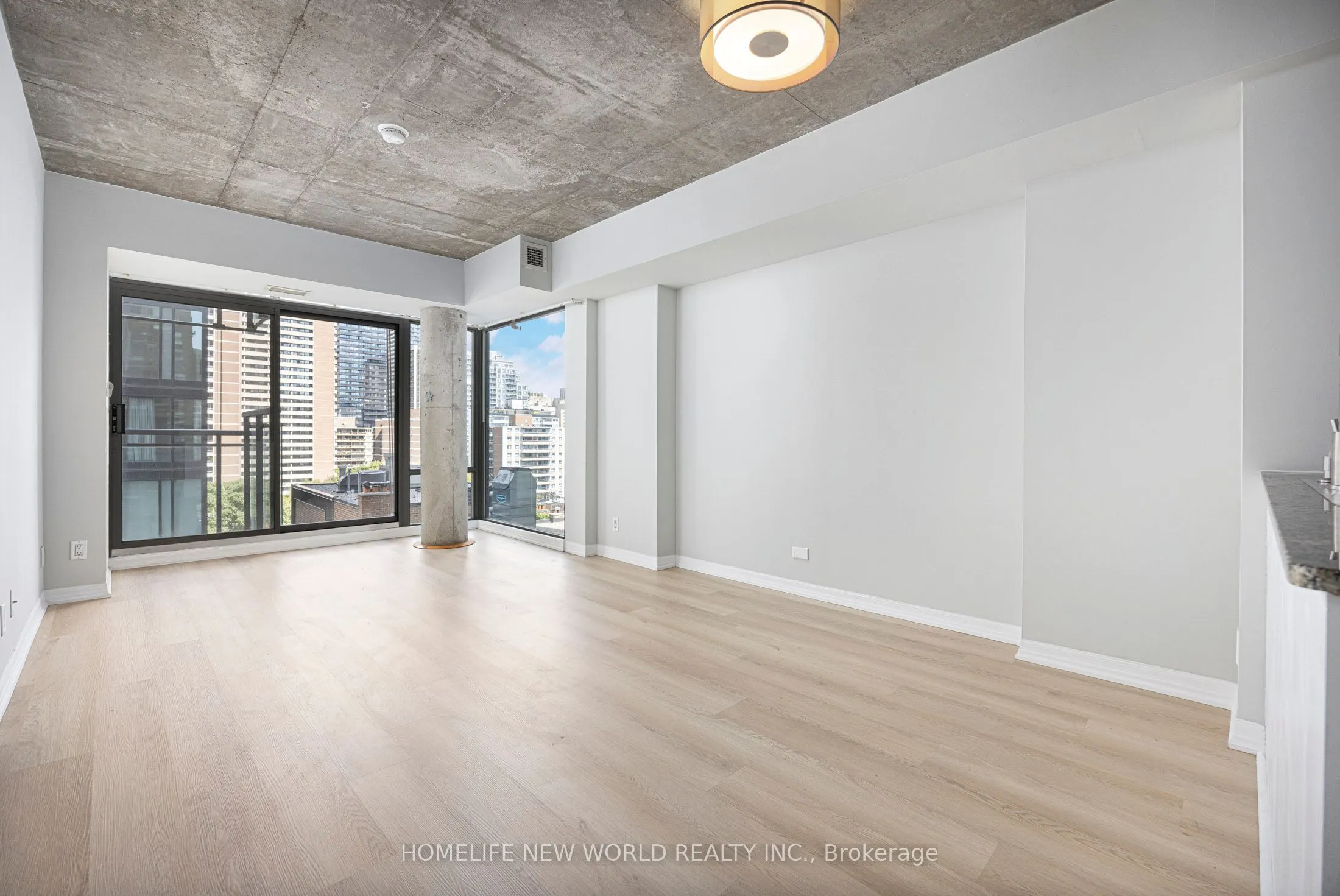 22 Wellesley Street E, #1108