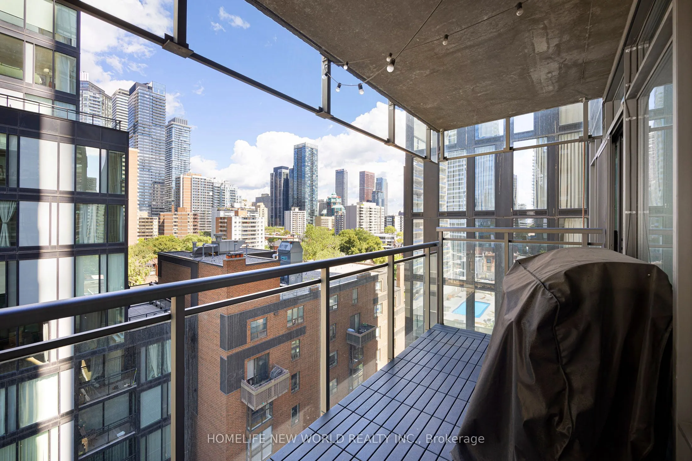 22 Wellesley Street E, #1108