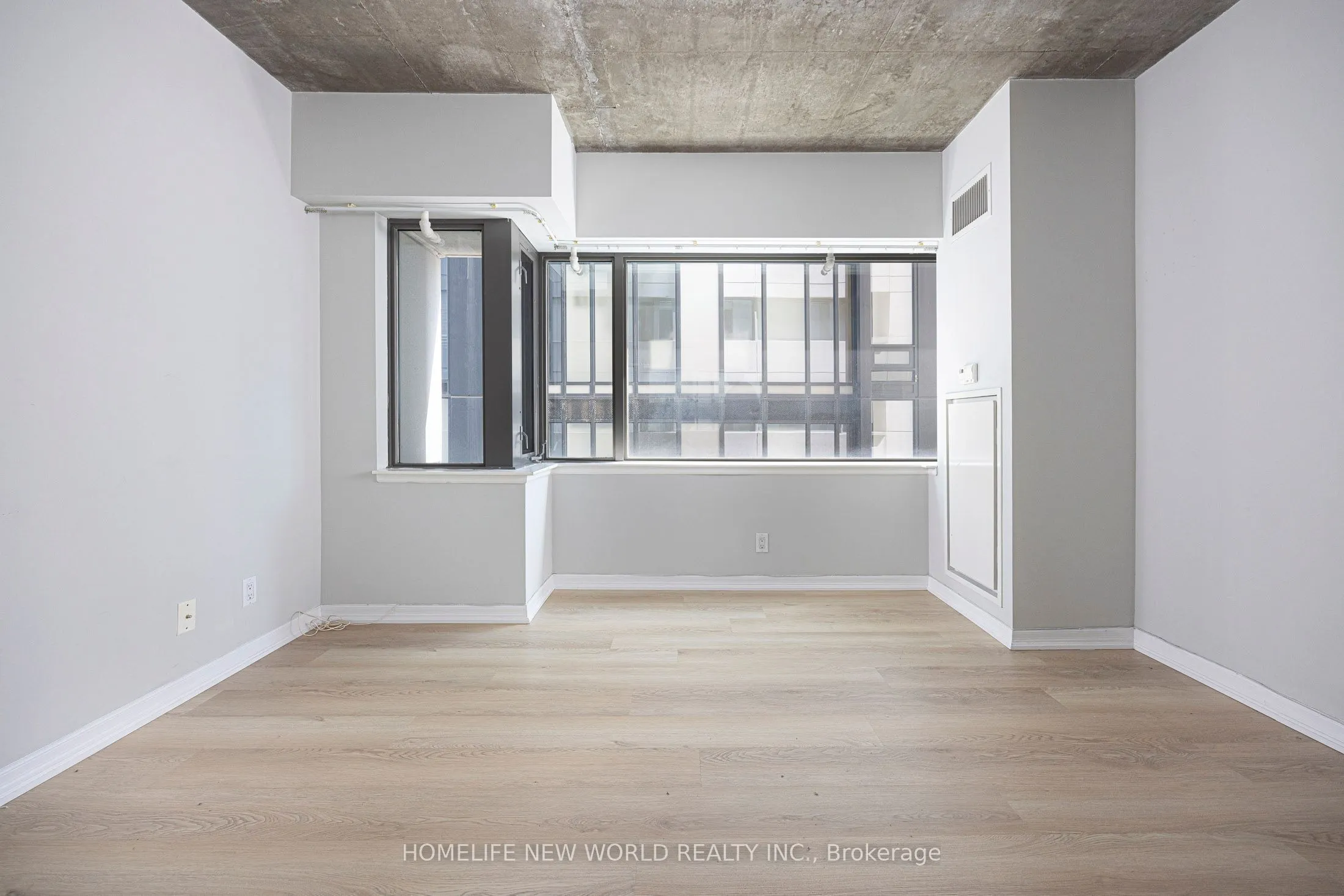 22 Wellesley Street E, #1108