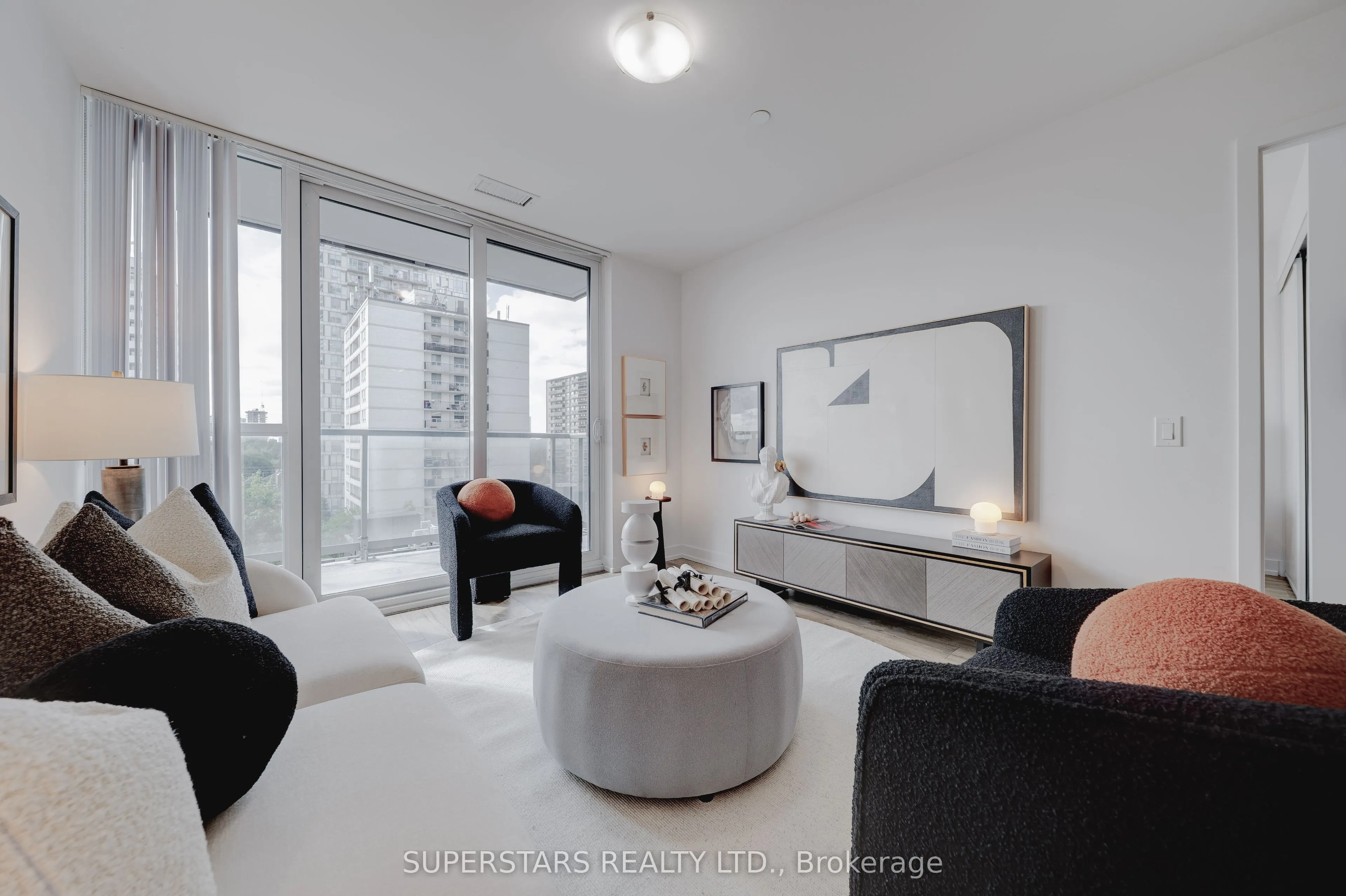 125 Redpath Avenue, #702