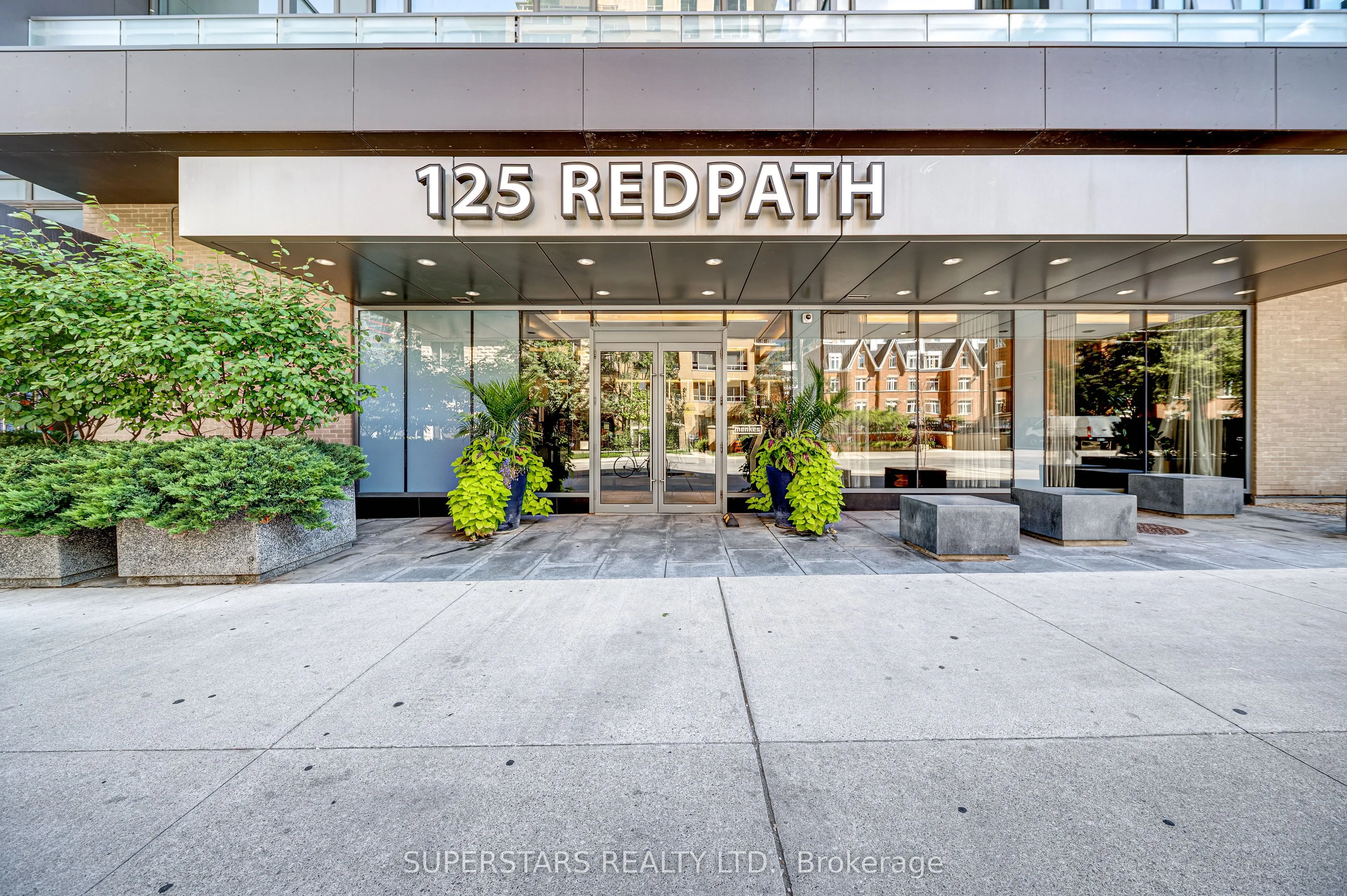 125 Redpath Avenue, #702