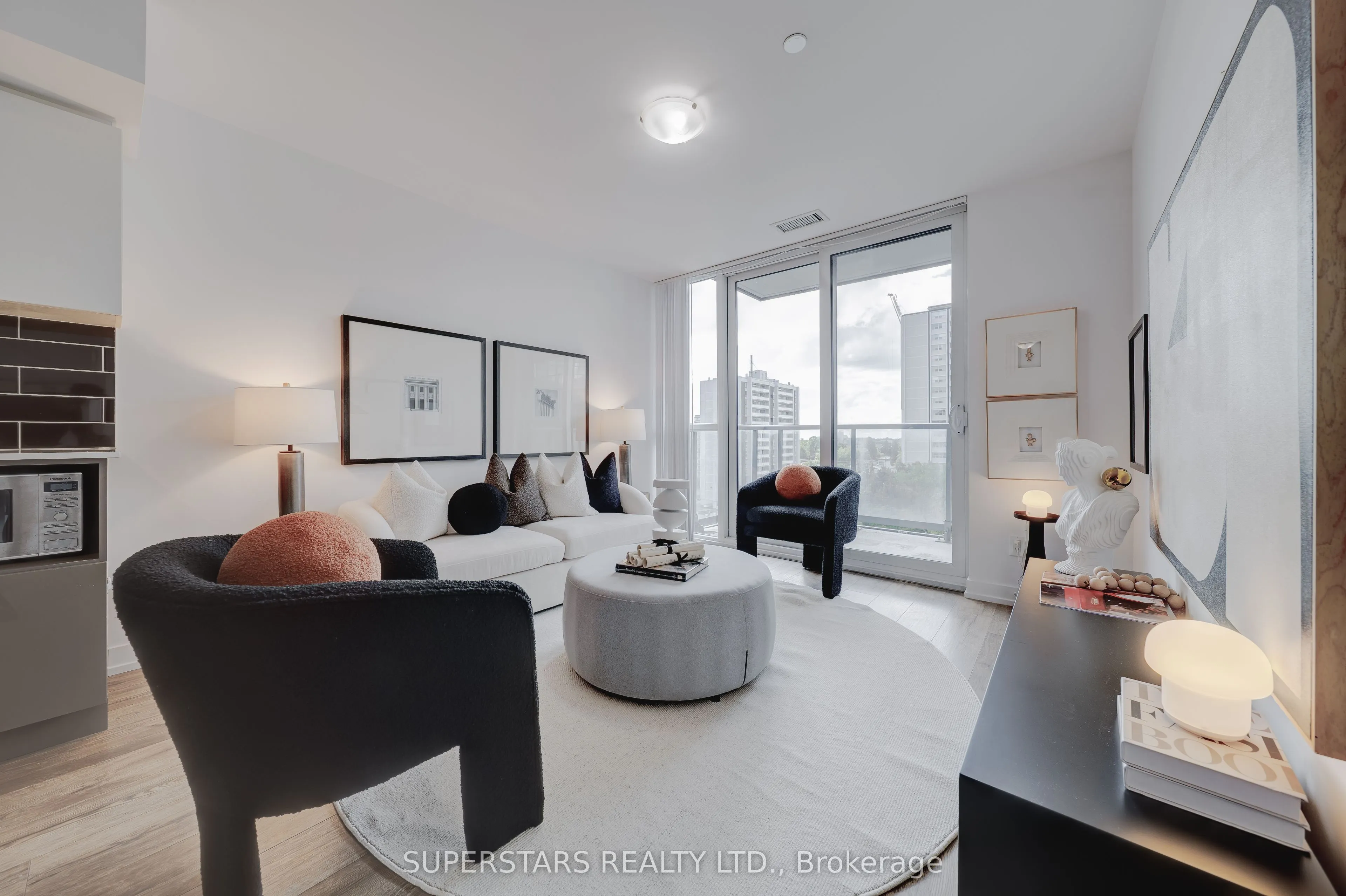125 Redpath Avenue, #702