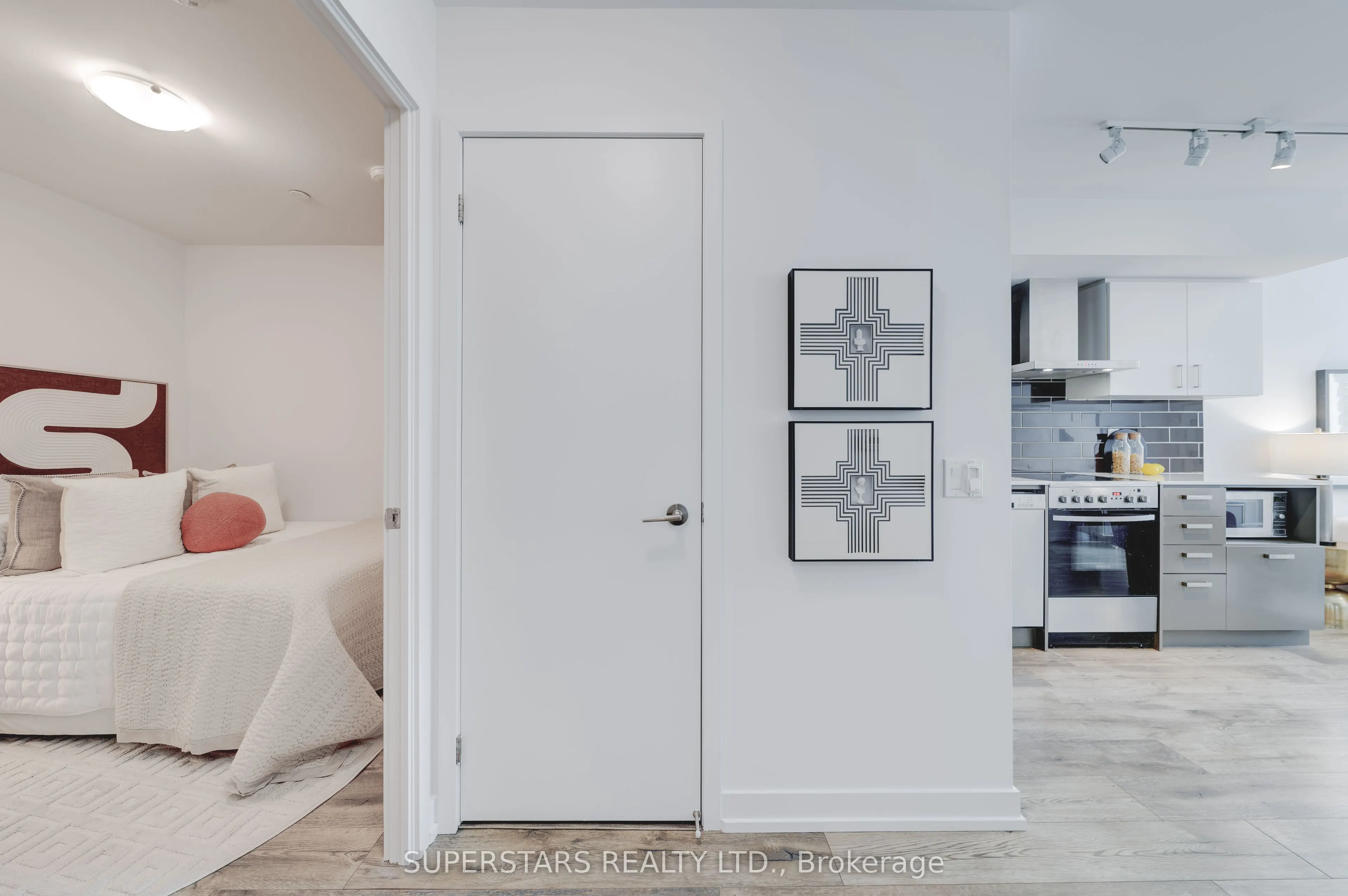 125 Redpath Avenue, #702