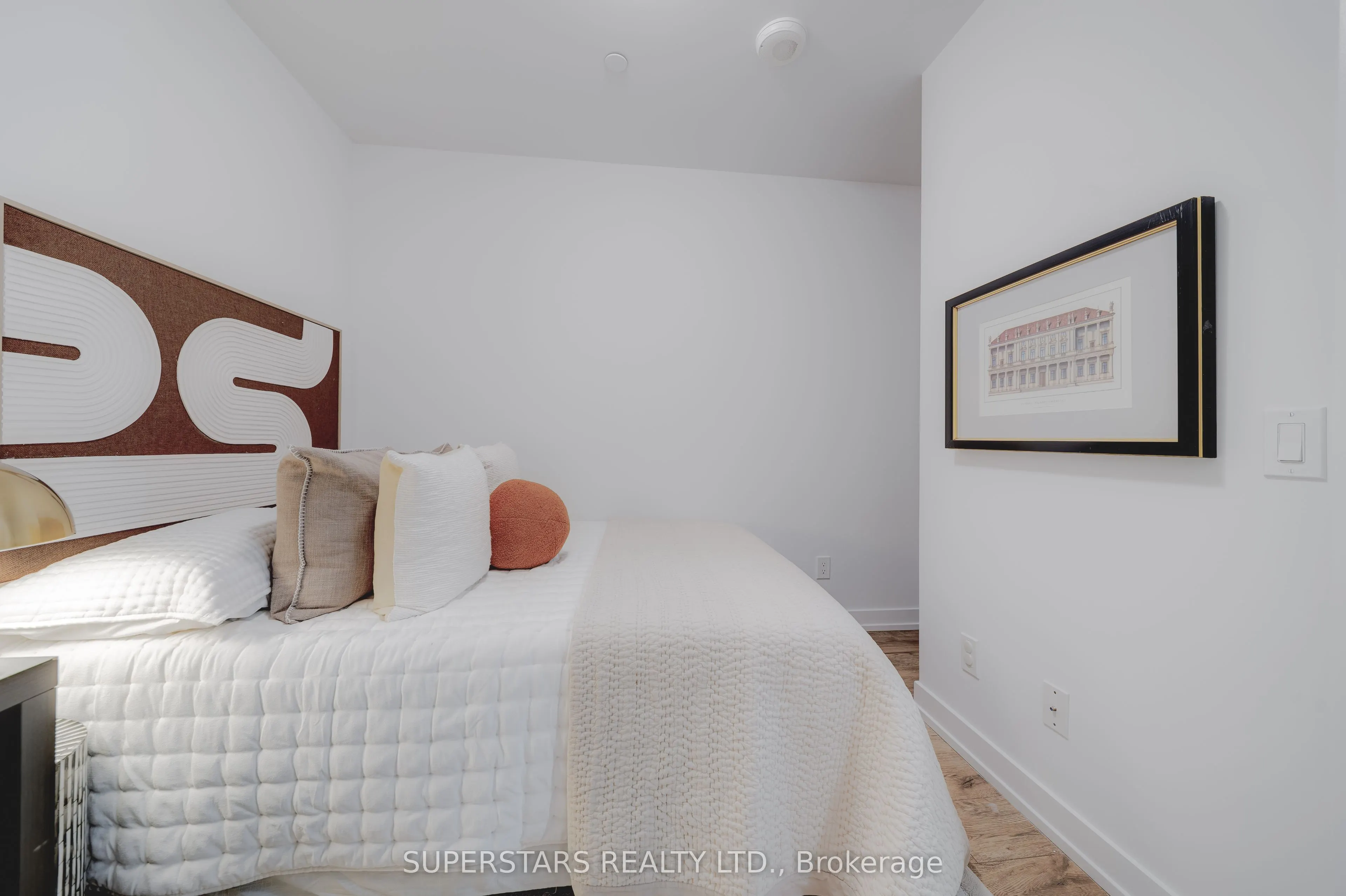 125 Redpath Avenue, #702
