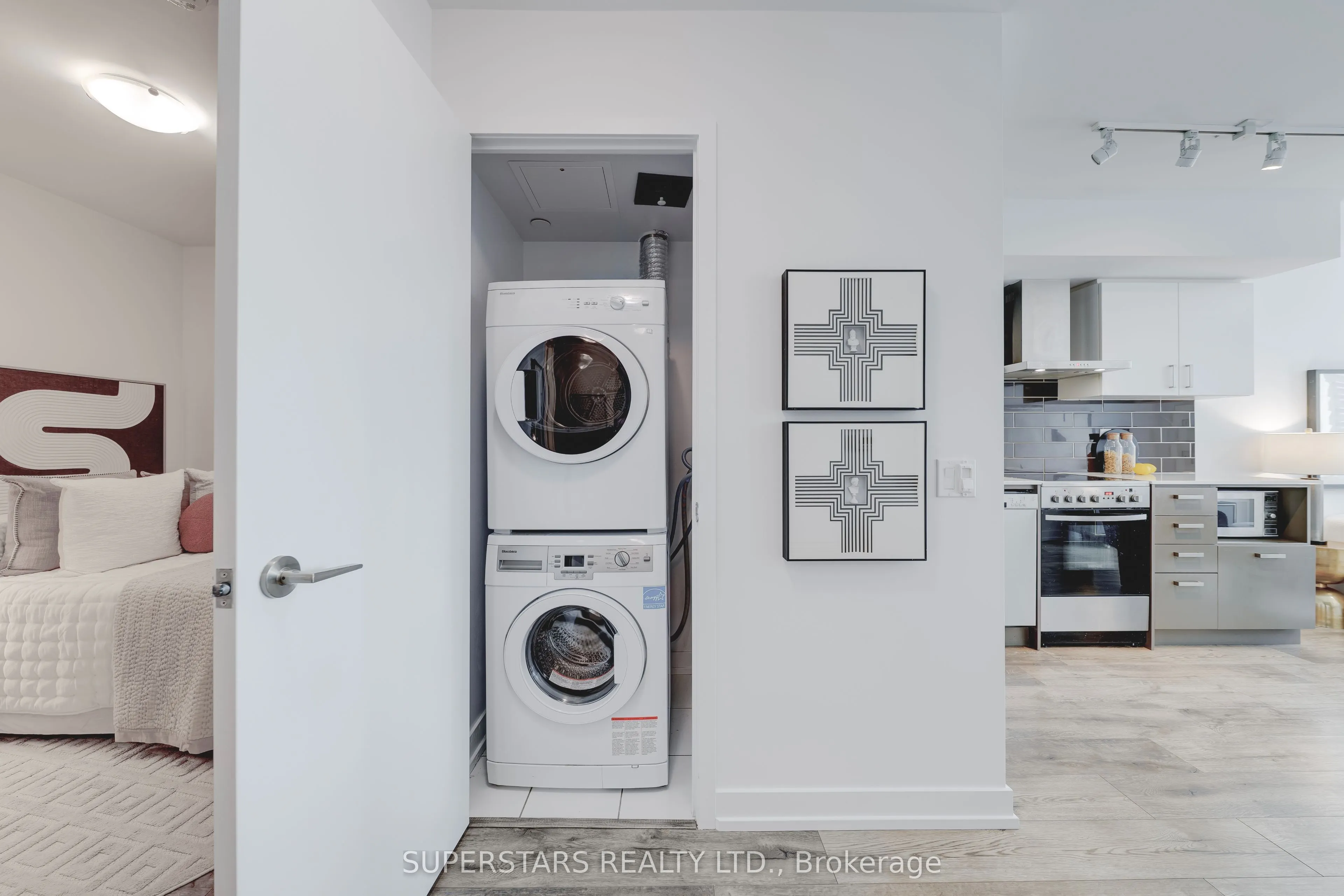 125 Redpath Avenue, #702