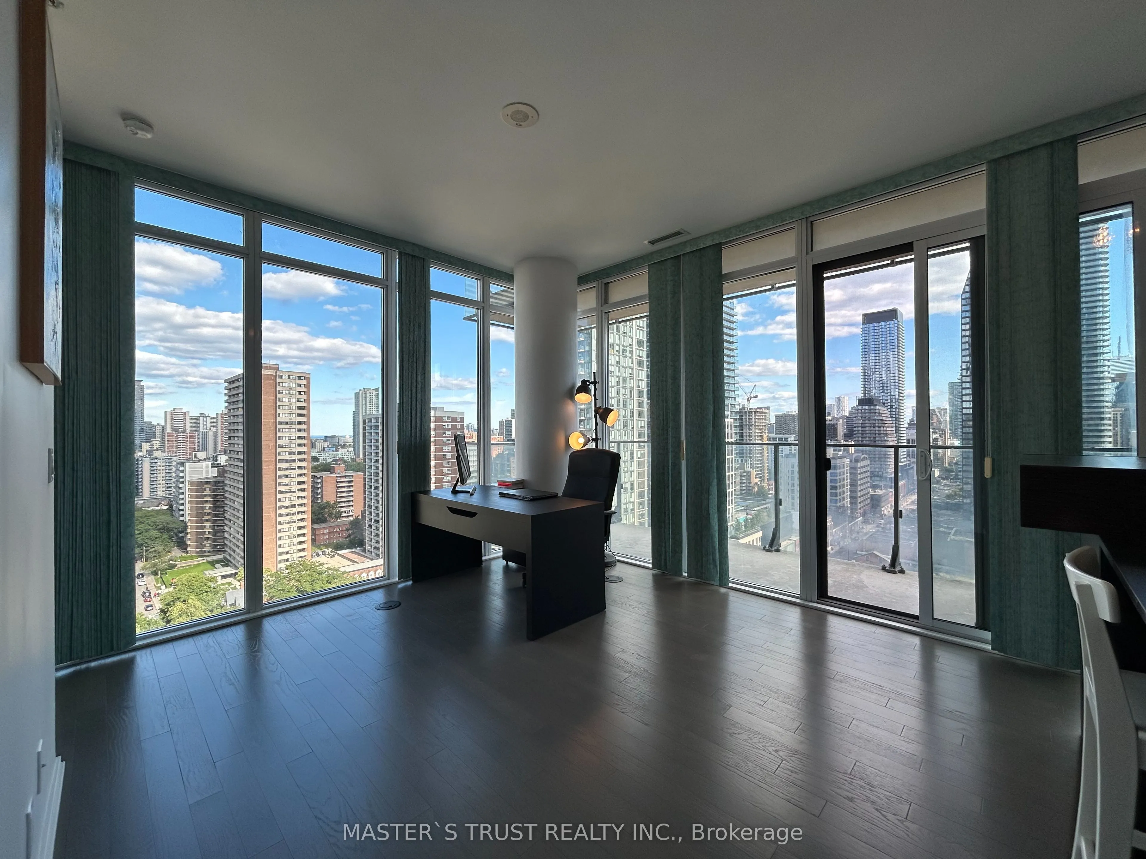 75 St Nicholas Street, #1702