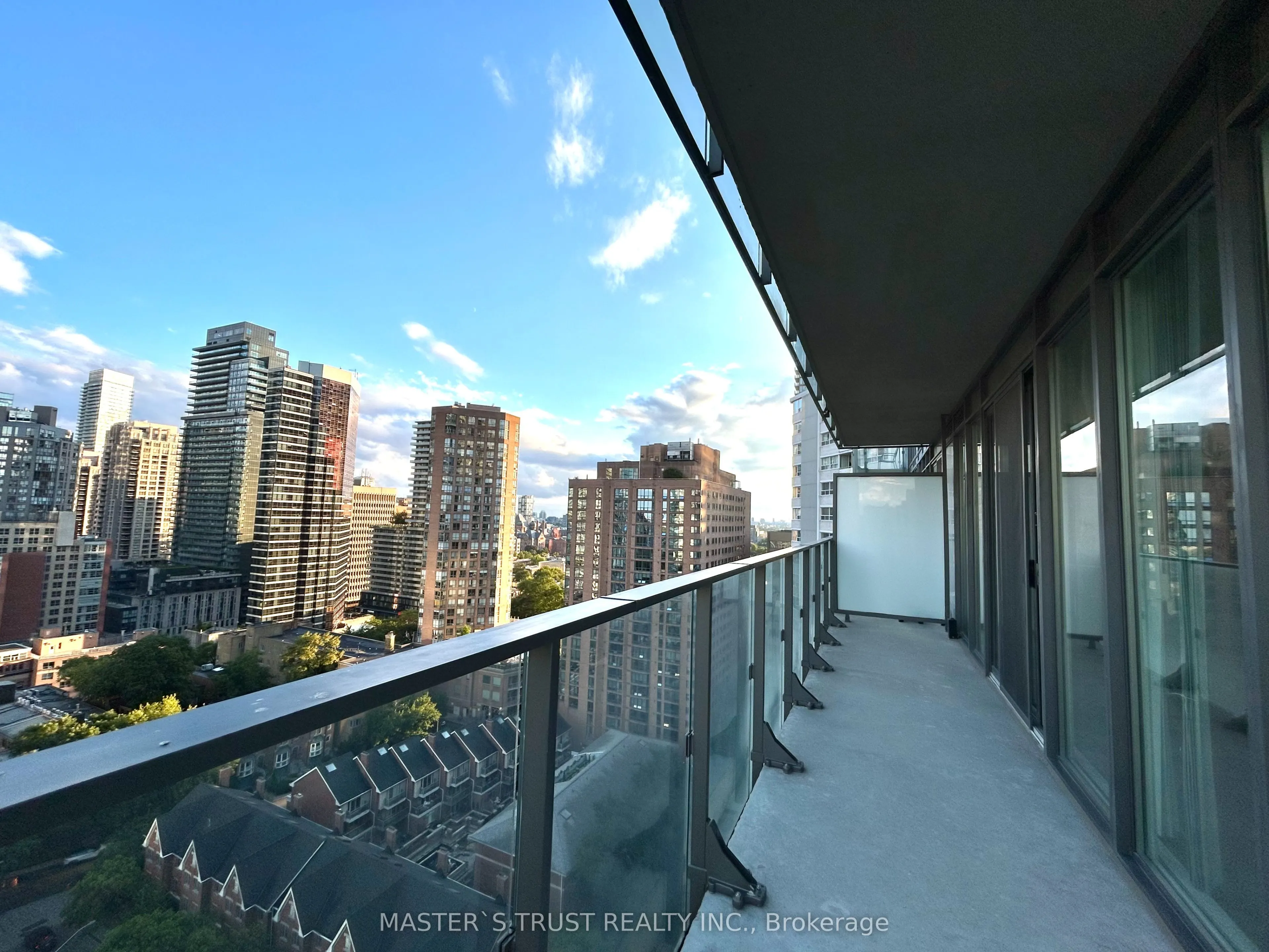75 St Nicholas Street, #1702