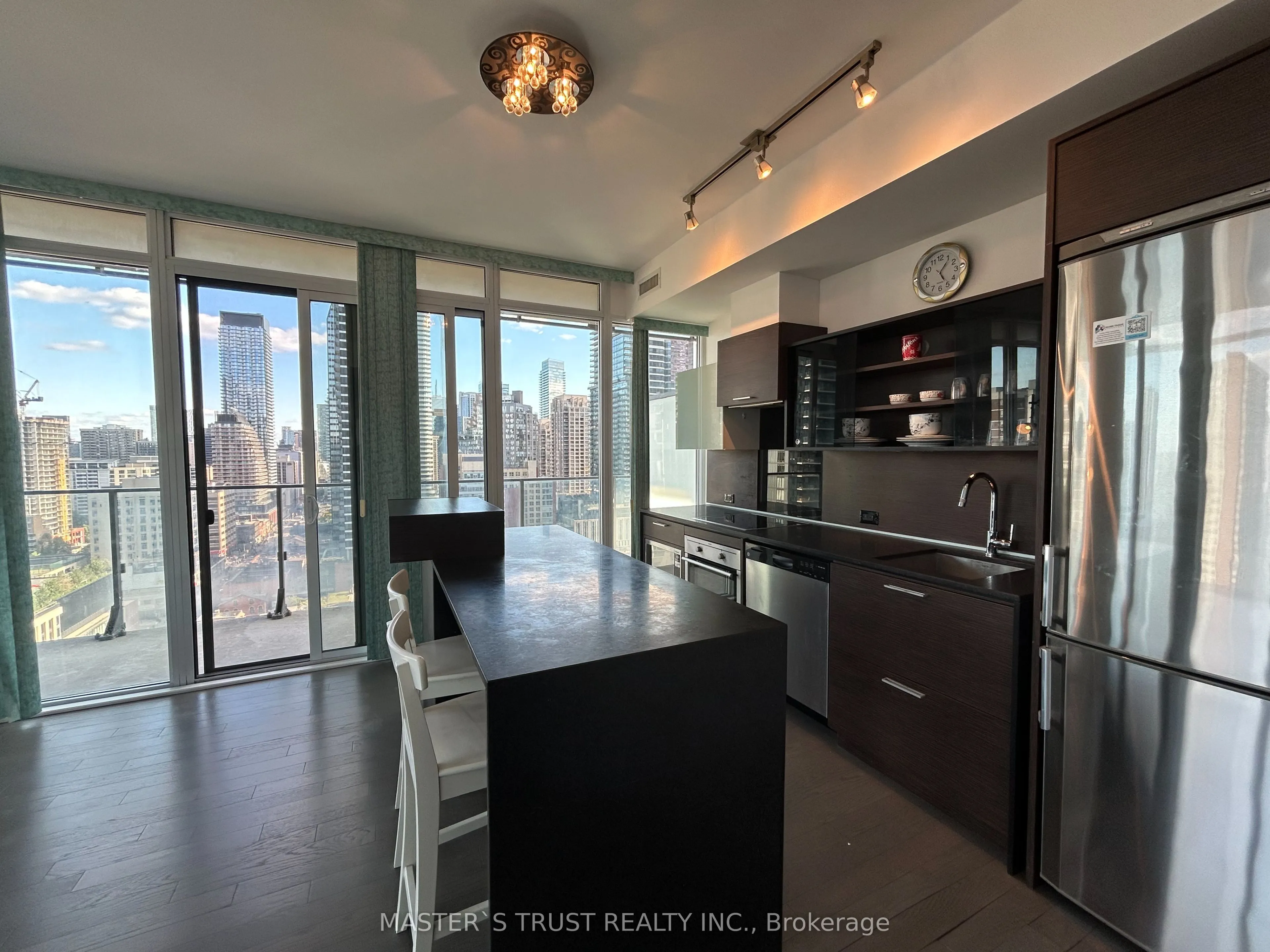 75 St Nicholas Street, #1702