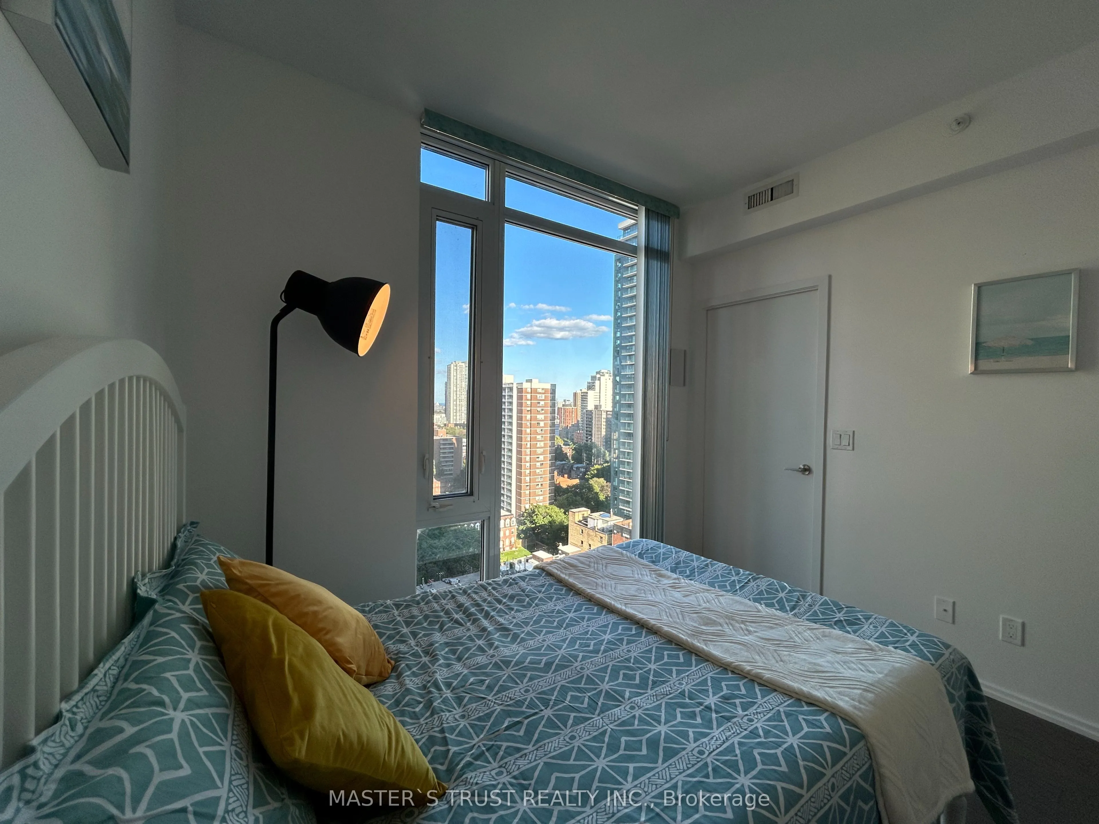 75 St Nicholas Street, #1702