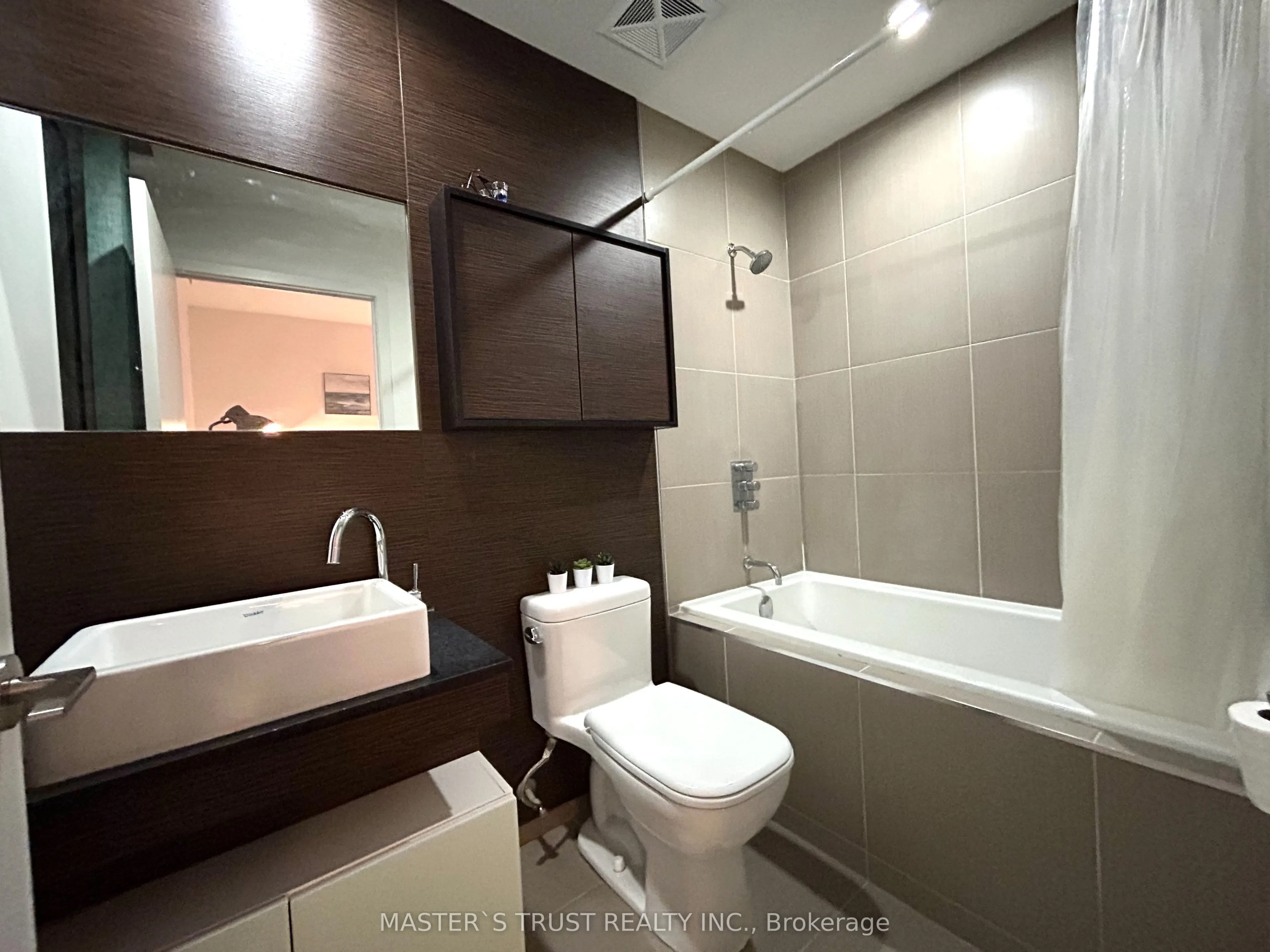 75 St Nicholas Street, #1702