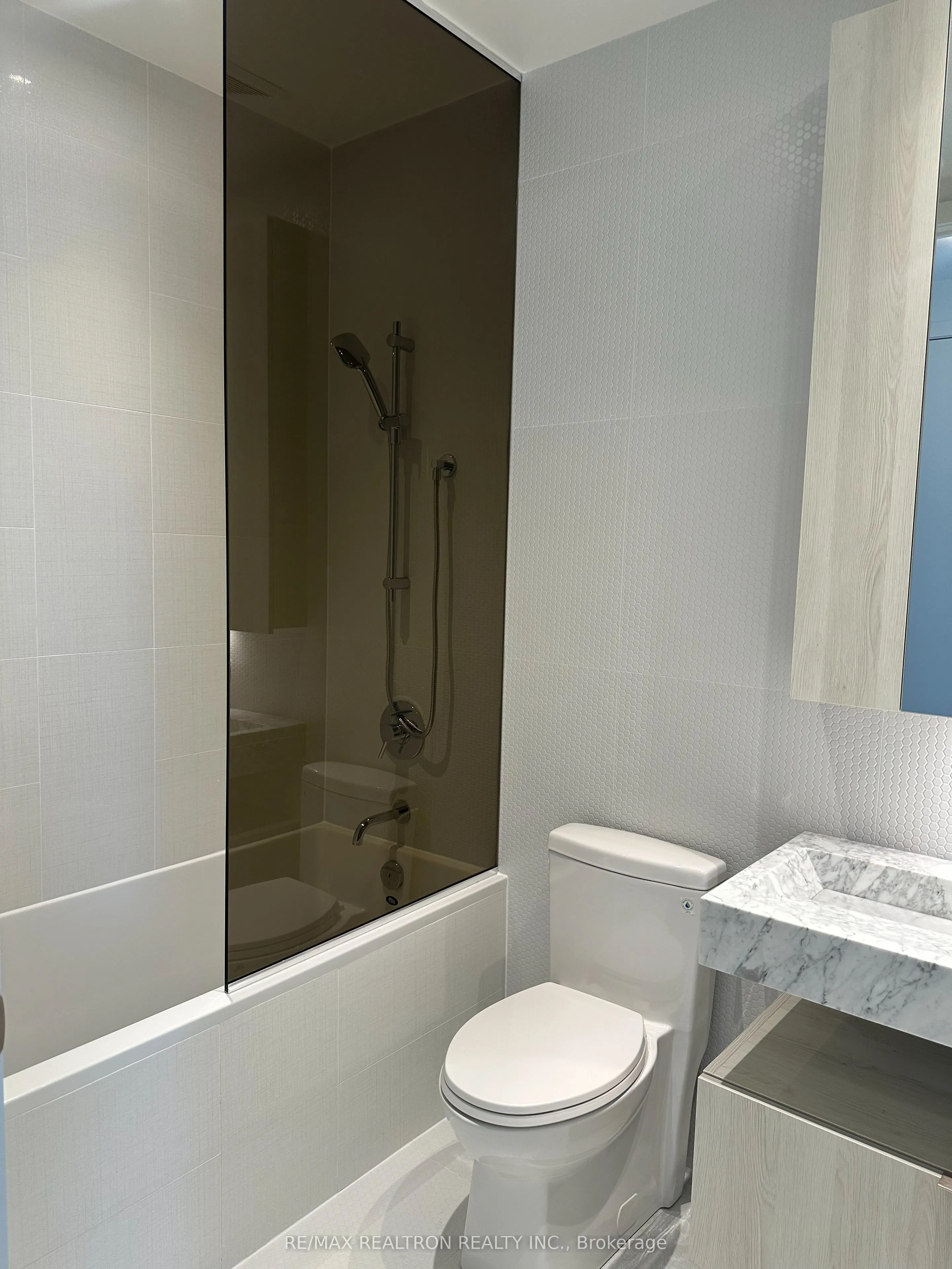 11 Yorkville Avenue, #6110