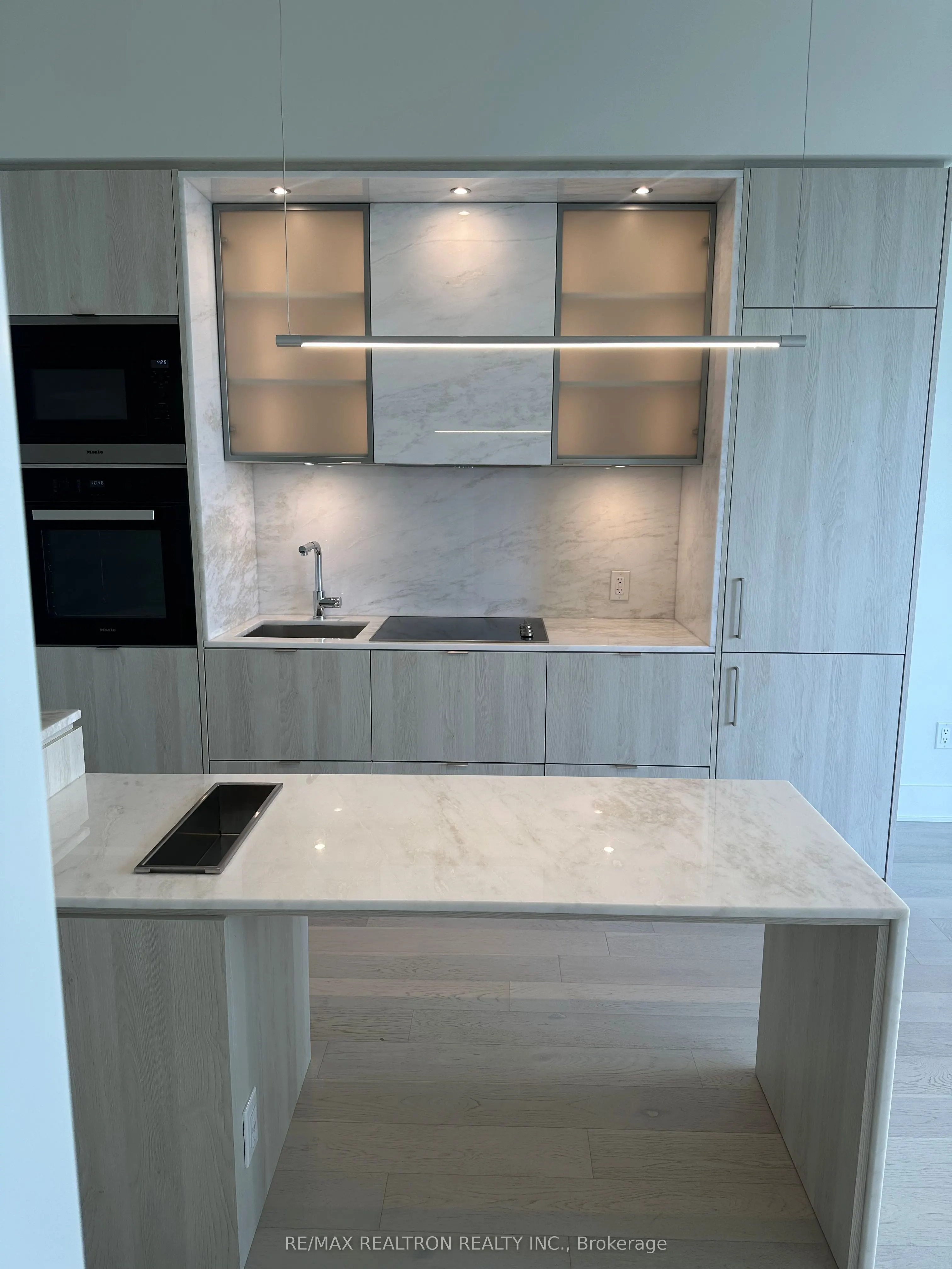 11 Yorkville Avenue, #6110