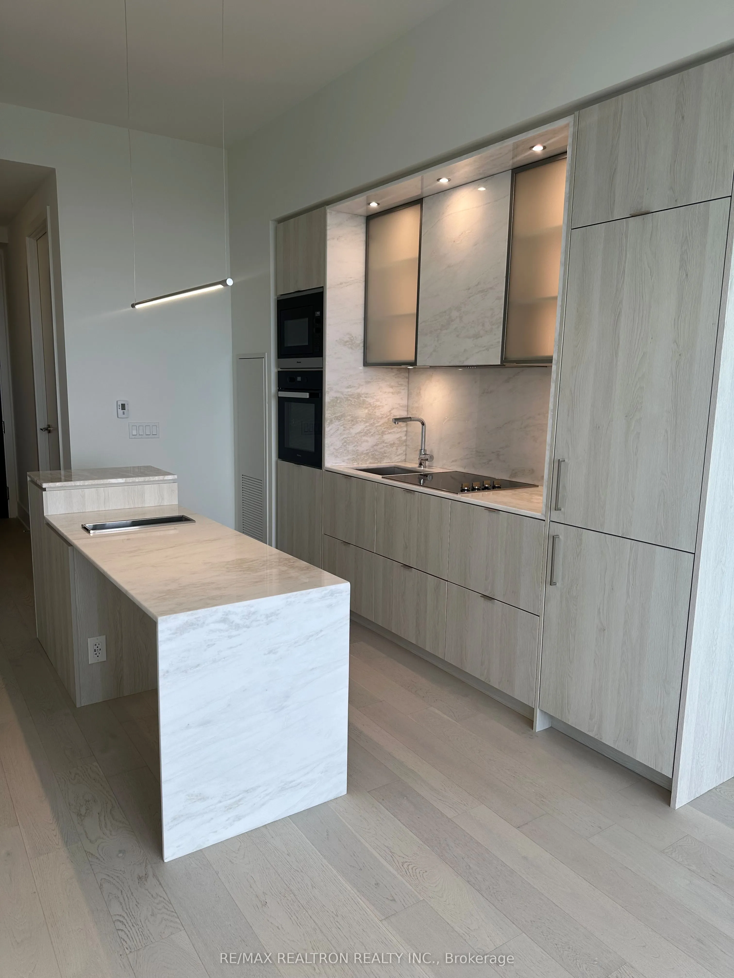 11 Yorkville Avenue, #6110