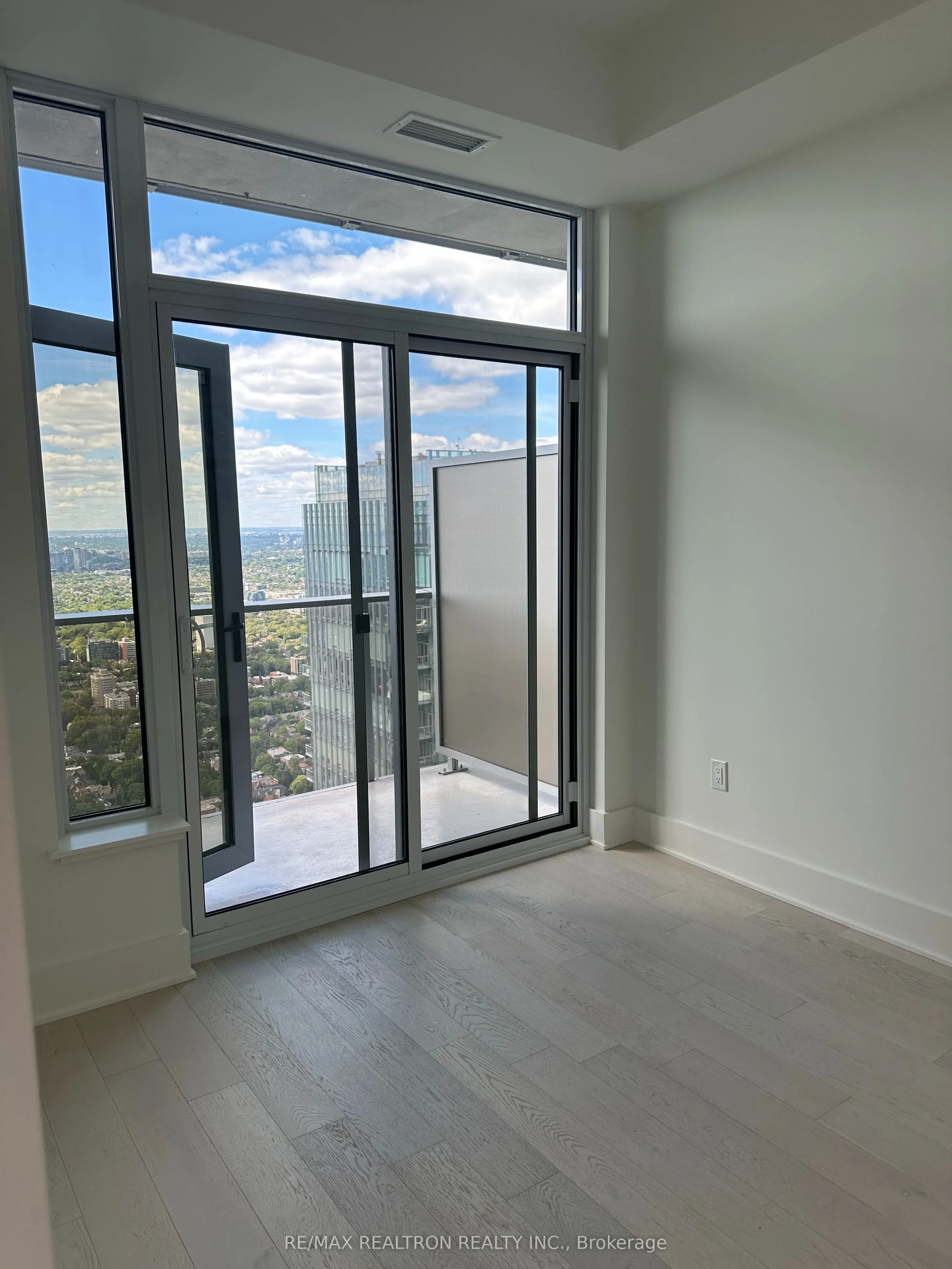 11 Yorkville Avenue, #6110