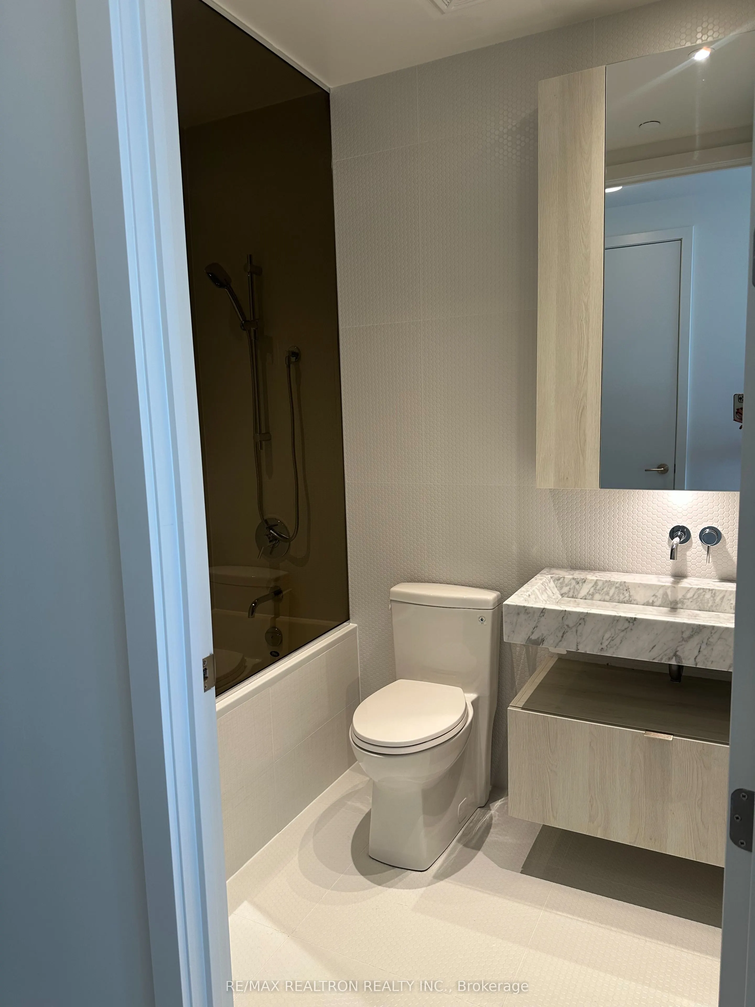 11 Yorkville Avenue, #6110