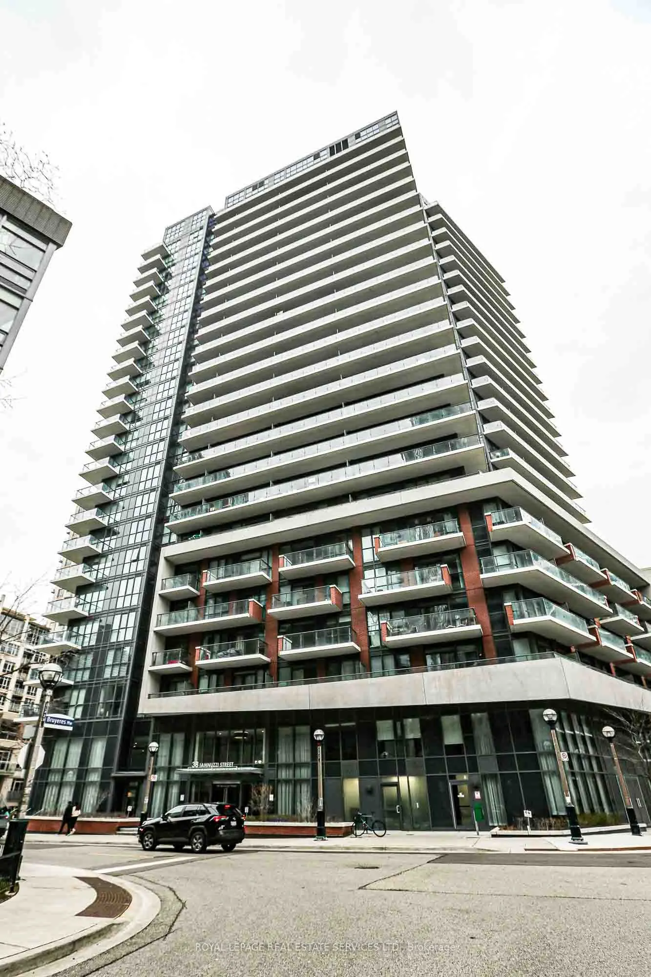 38 Iannuzi Street E, #1004