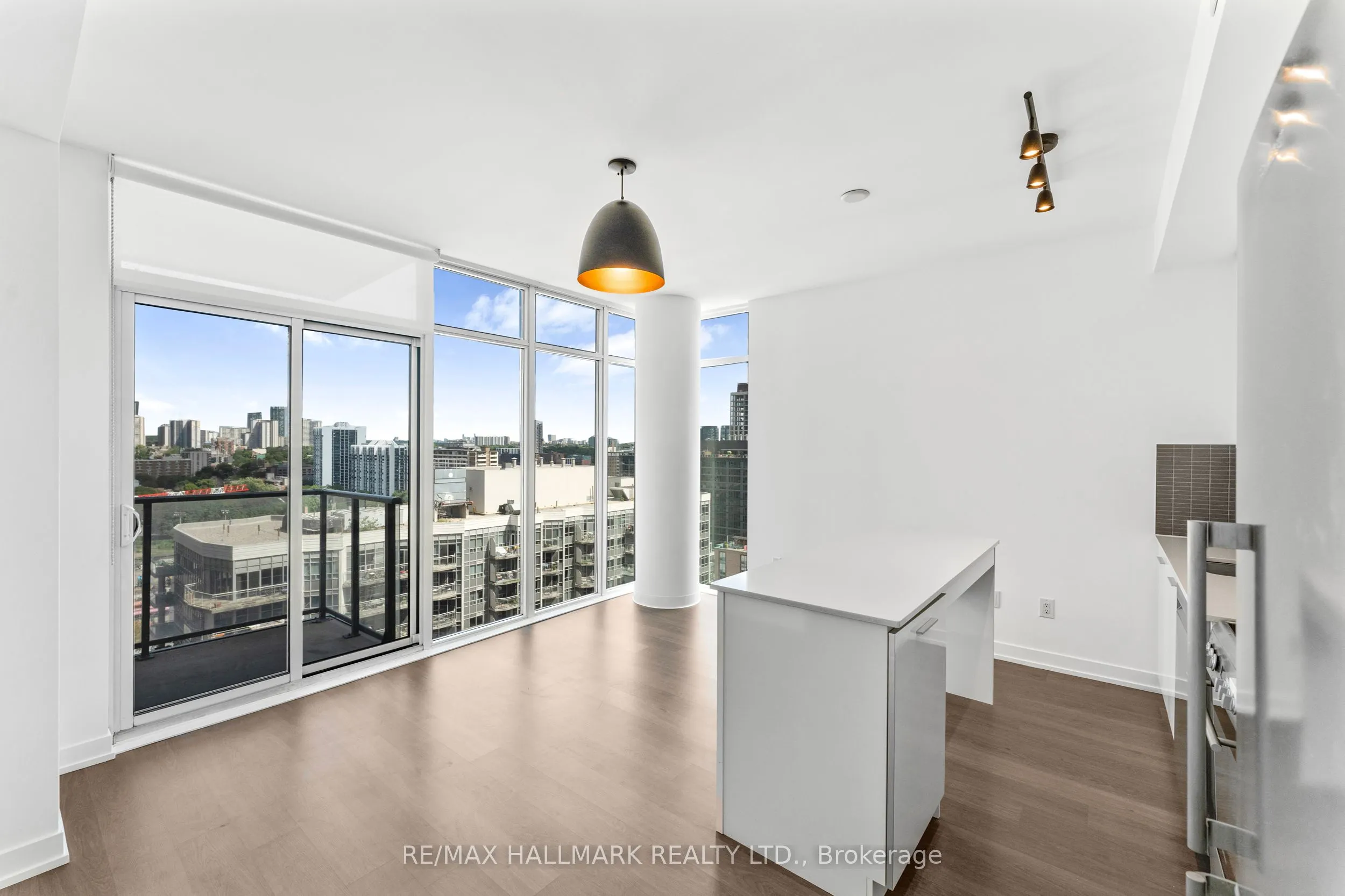 105 George Street, #1704