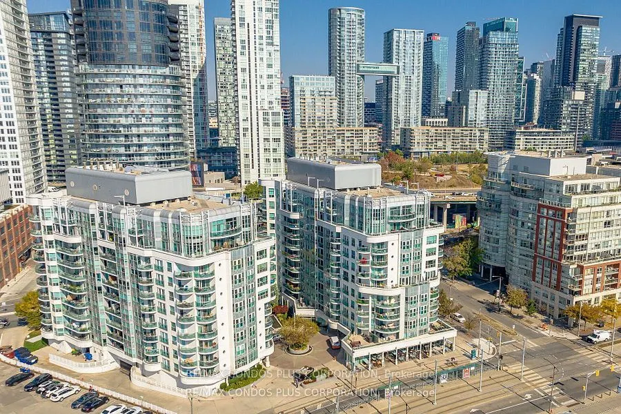 600 Queens Quay W, #Sph23