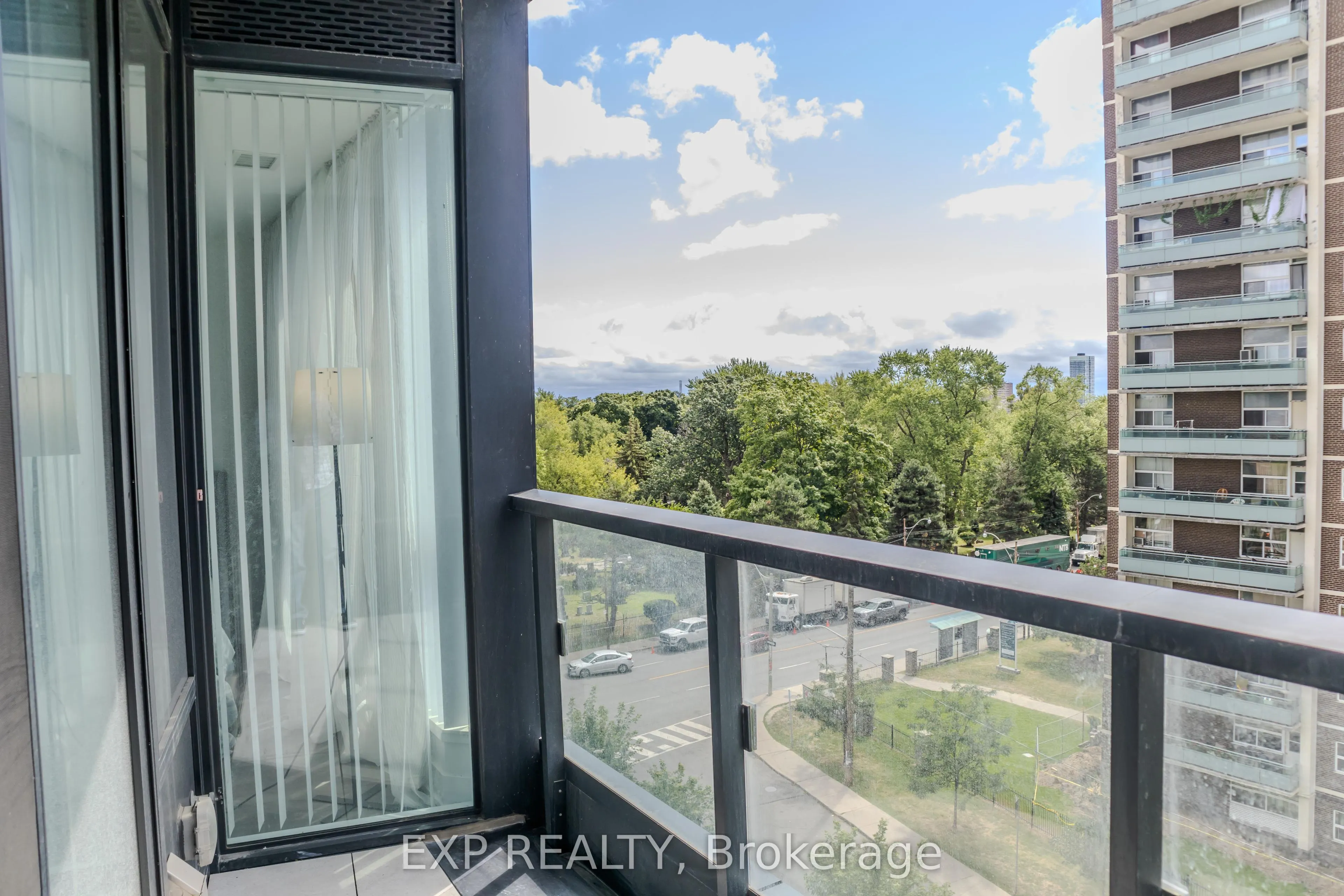 585 Bloor Street E, #519