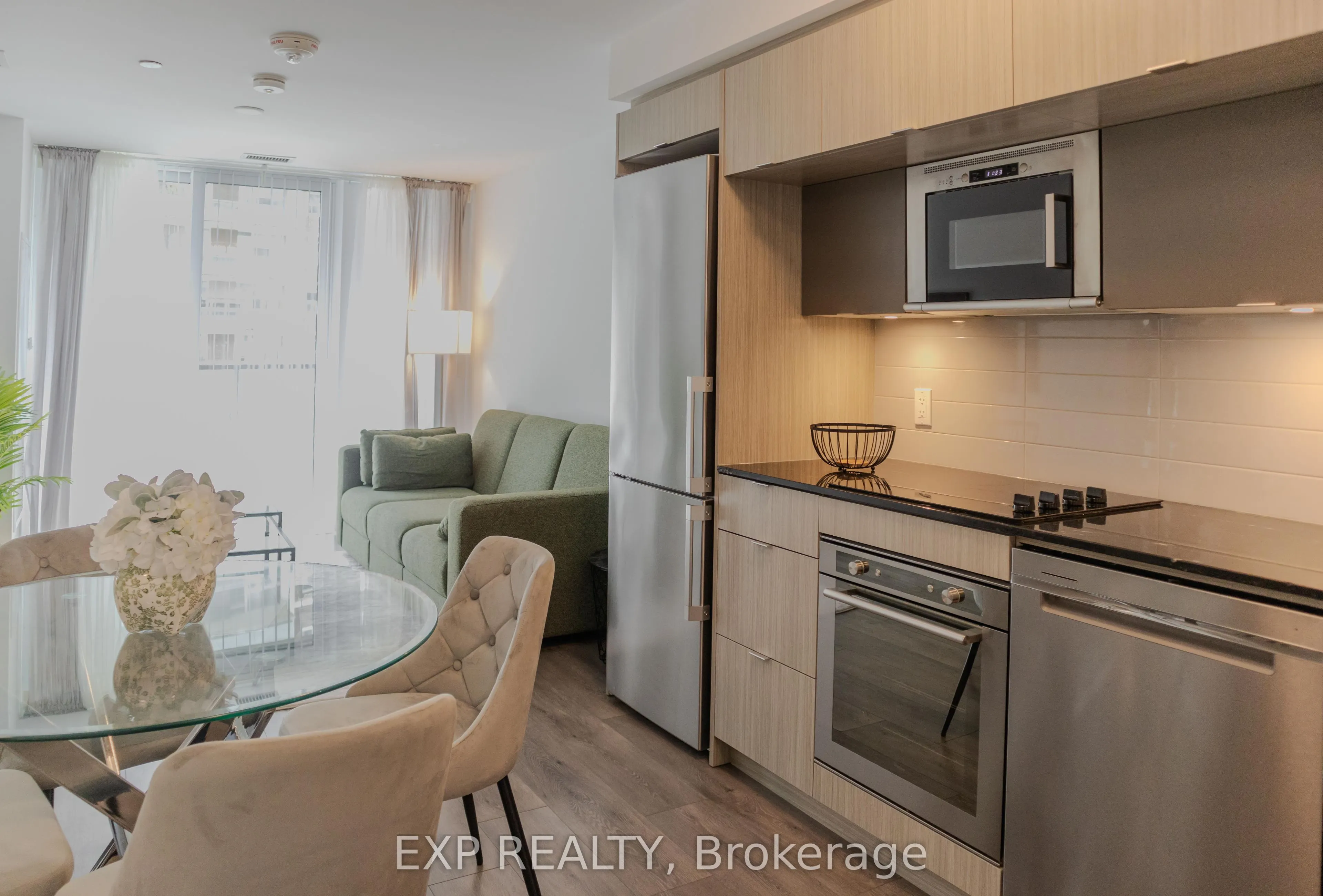 585 Bloor Street E, #519