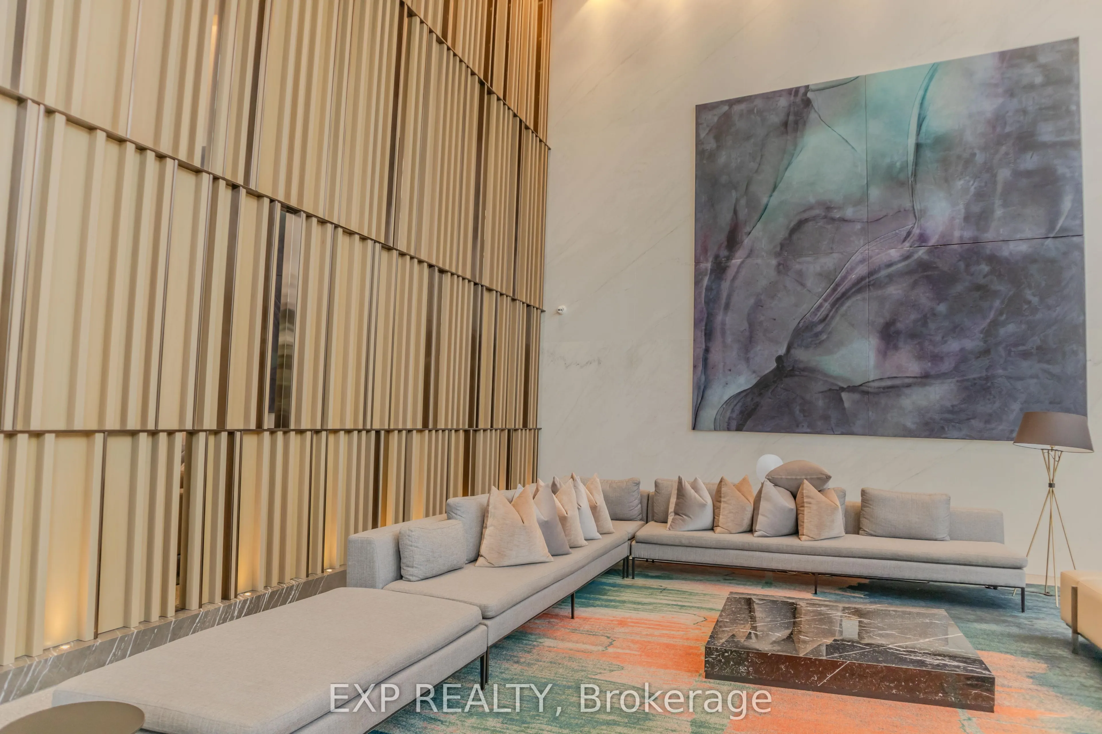 585 Bloor Street E, #519
