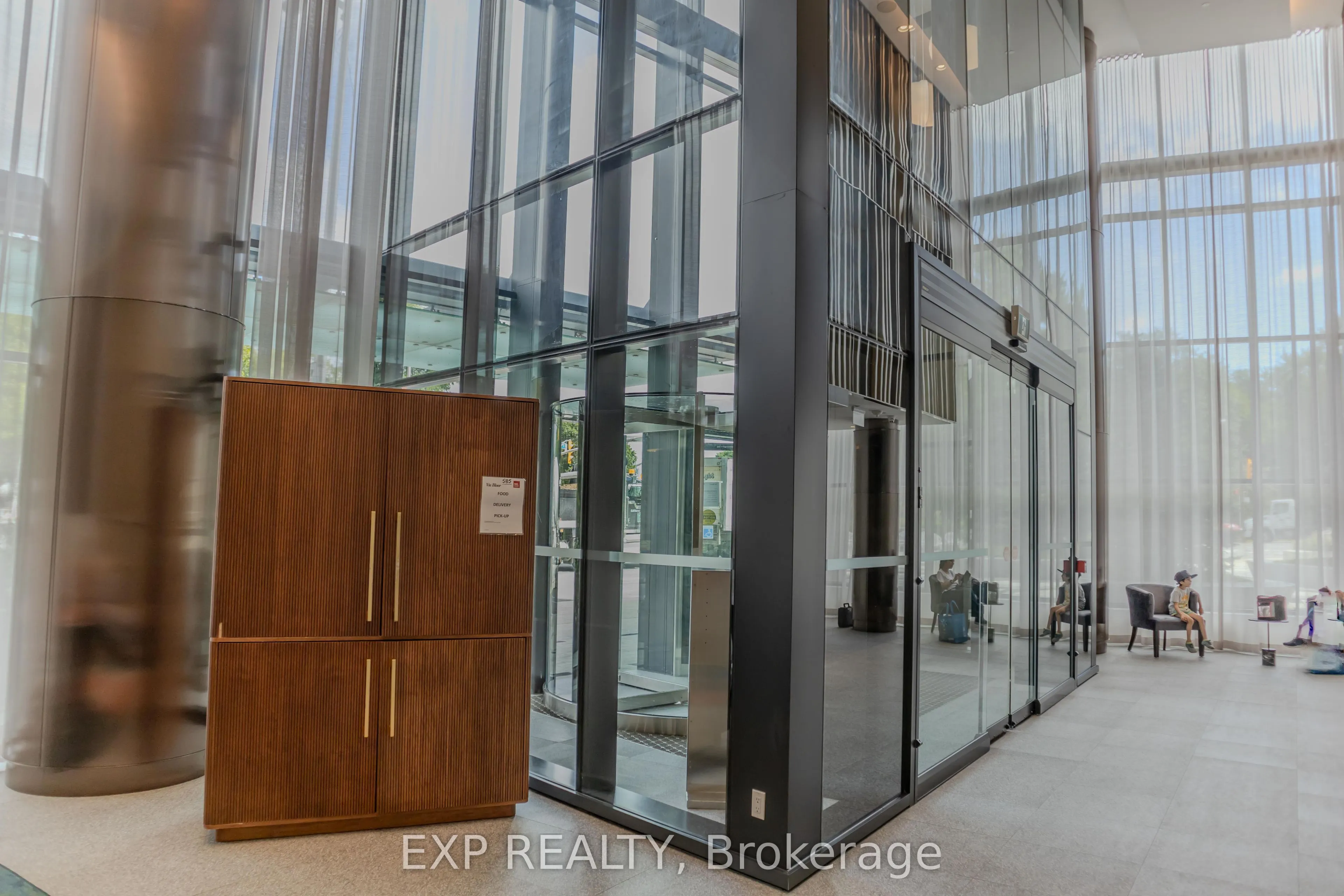 585 Bloor Street E, #519