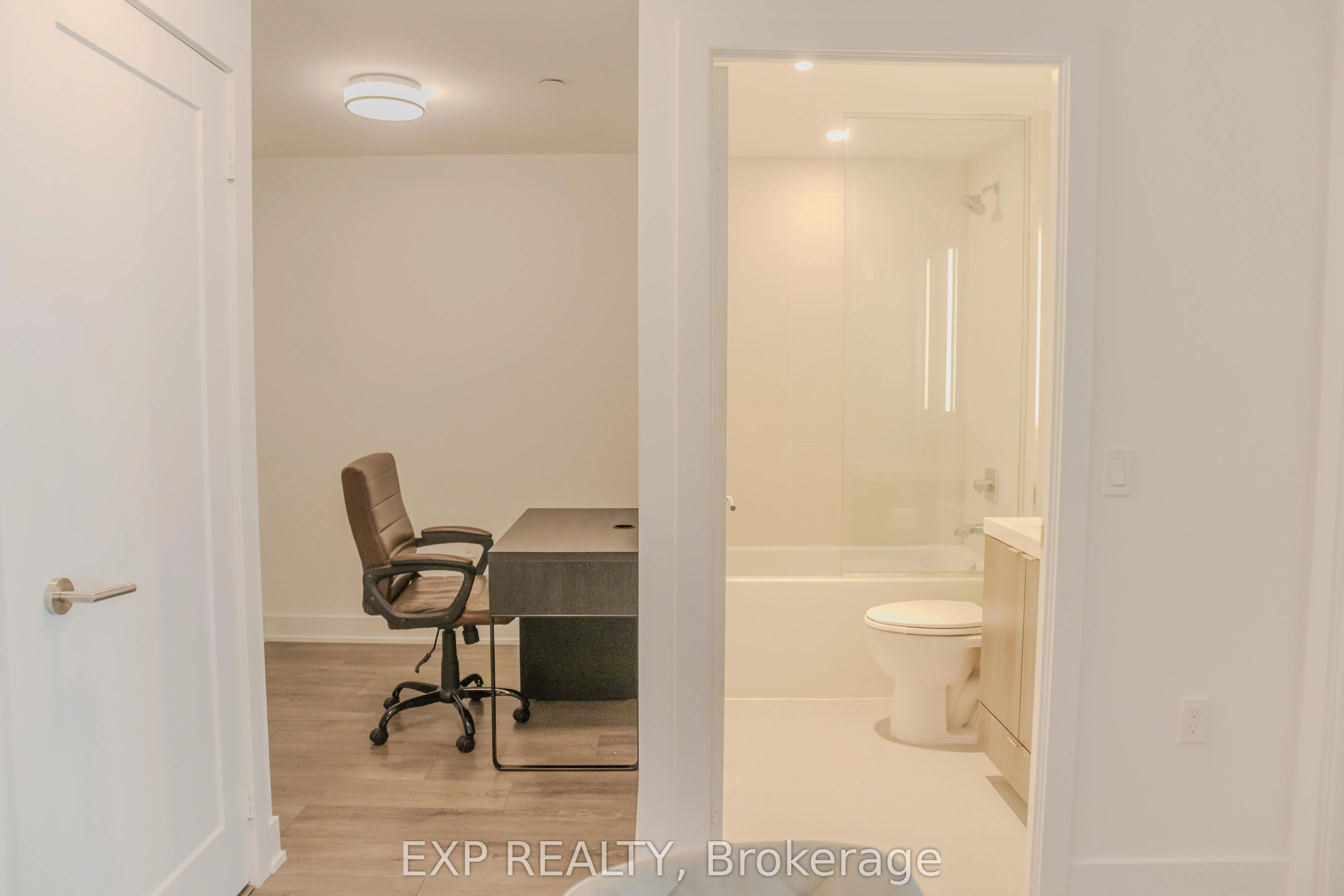 585 Bloor Street E, #519