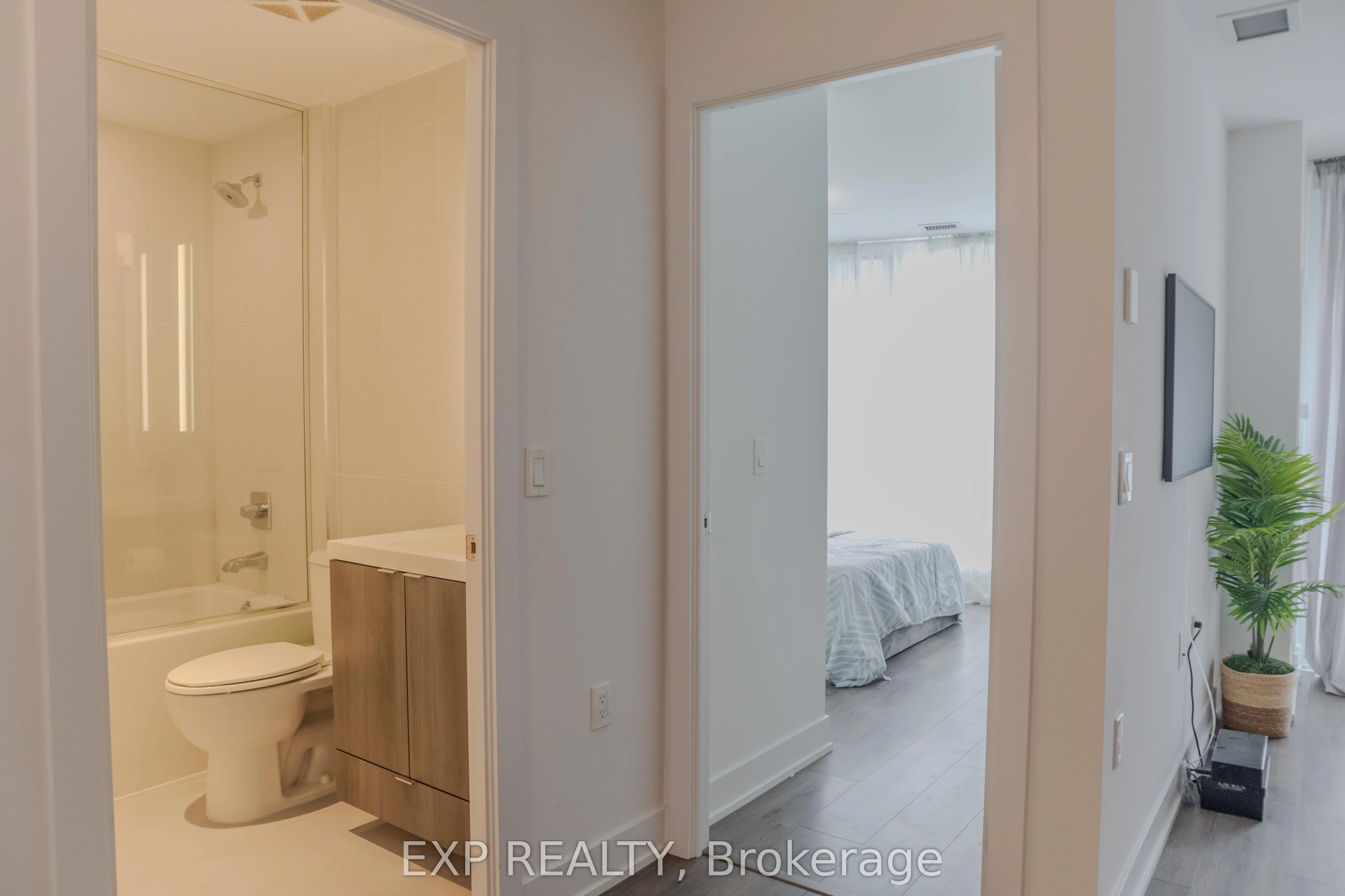 585 Bloor Street E, #519