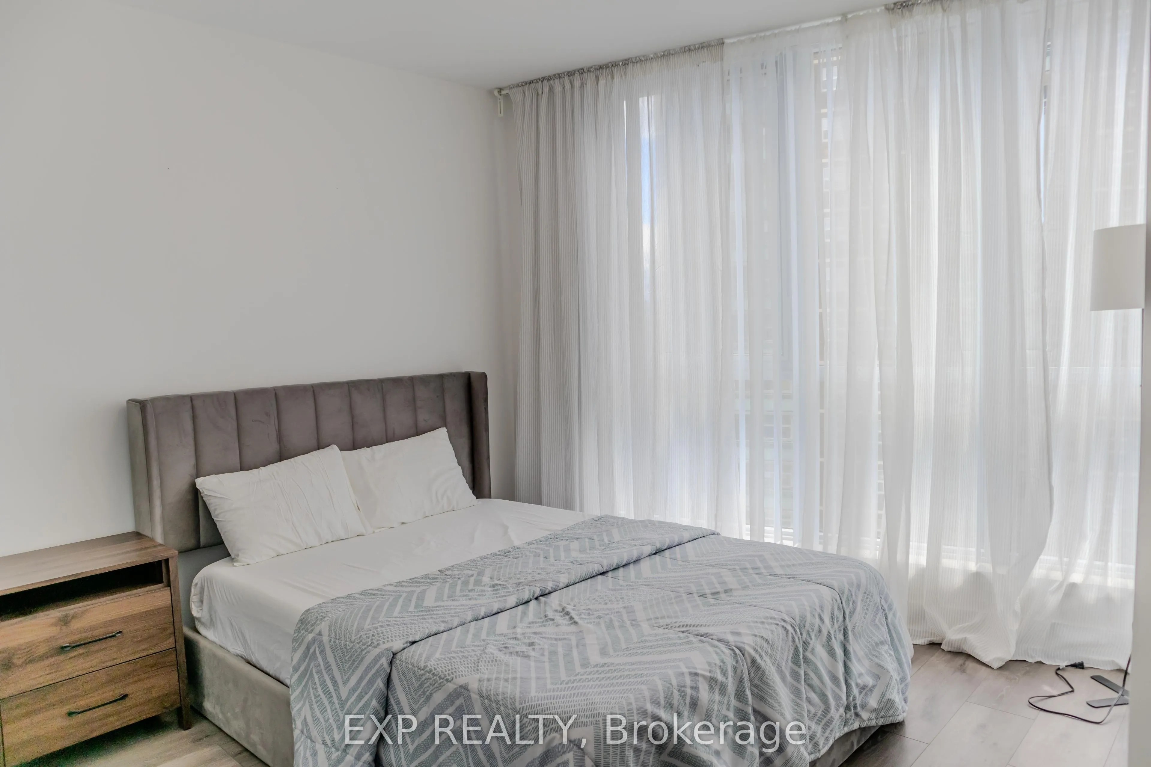 585 Bloor Street E, #519