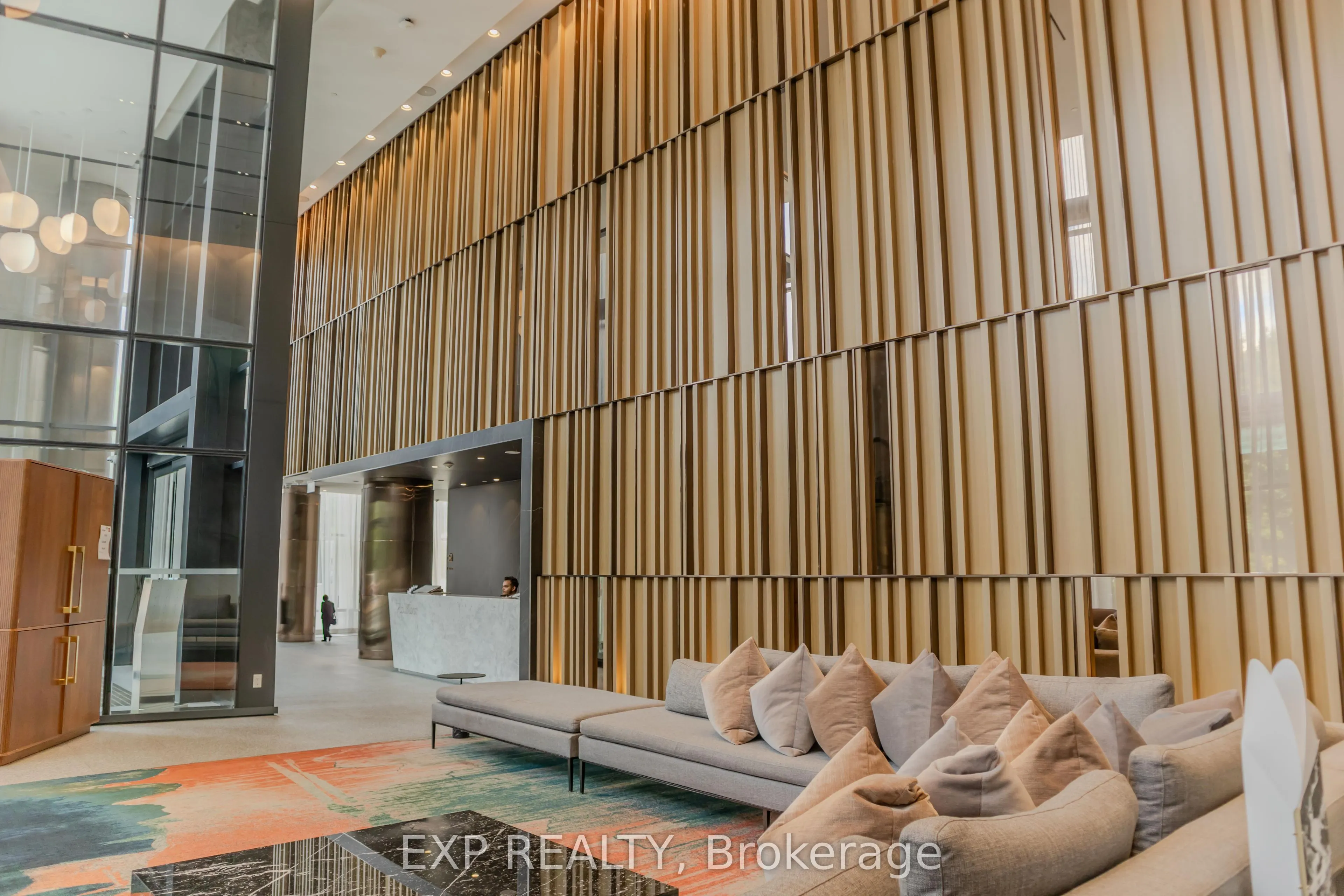 585 Bloor Street E, #519