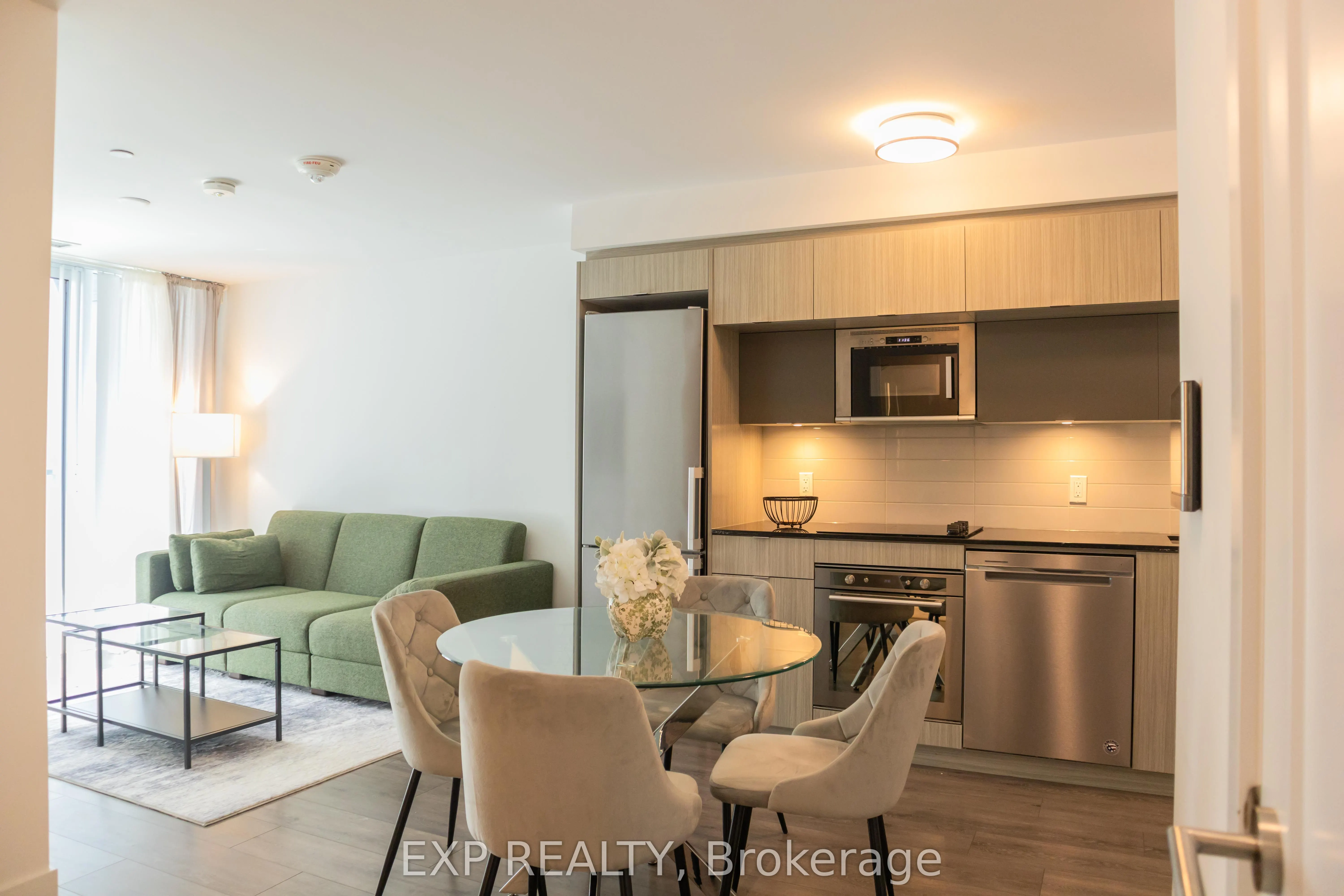 585 Bloor Street E, #519