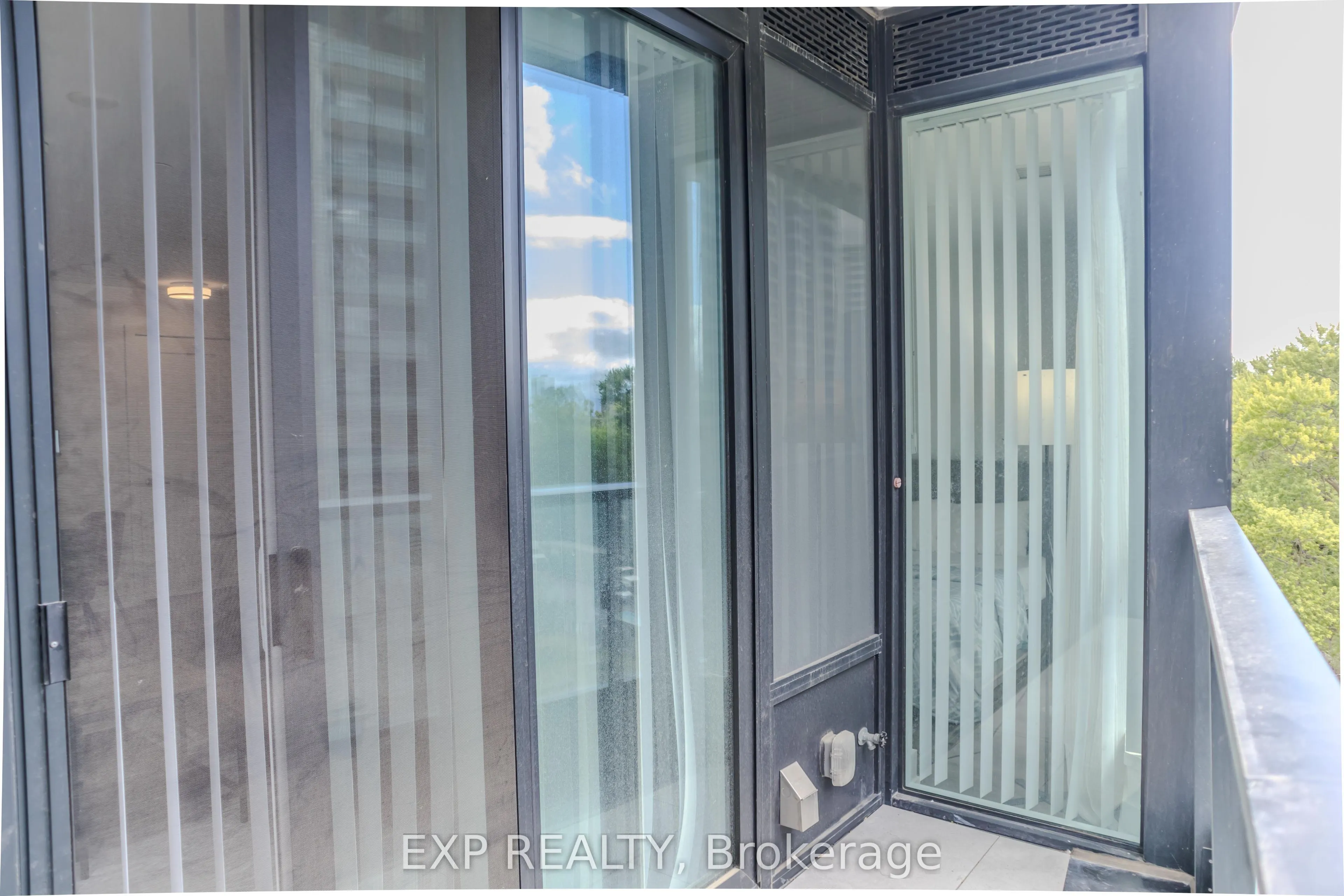 585 Bloor Street E, #519