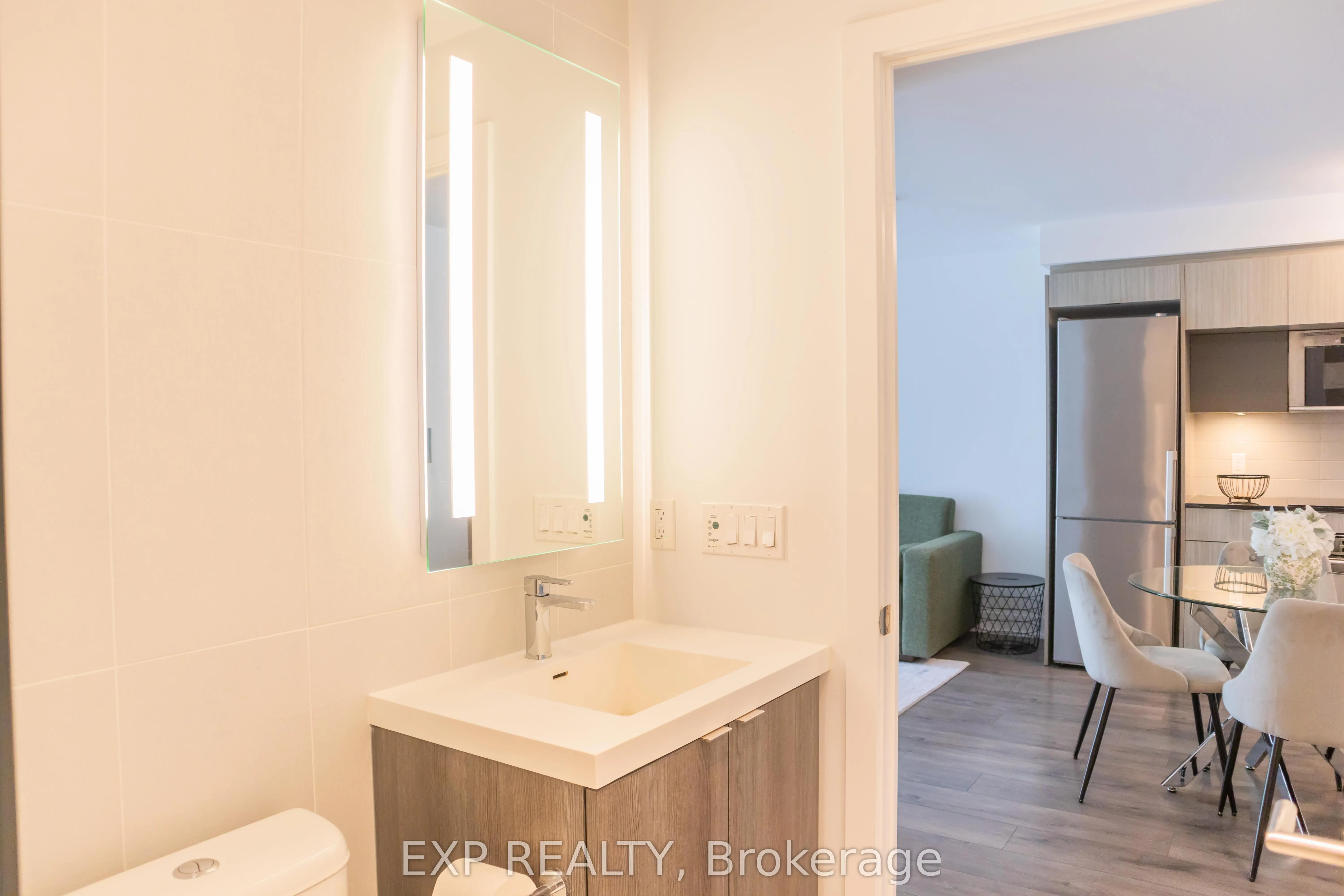 585 Bloor Street E, #519