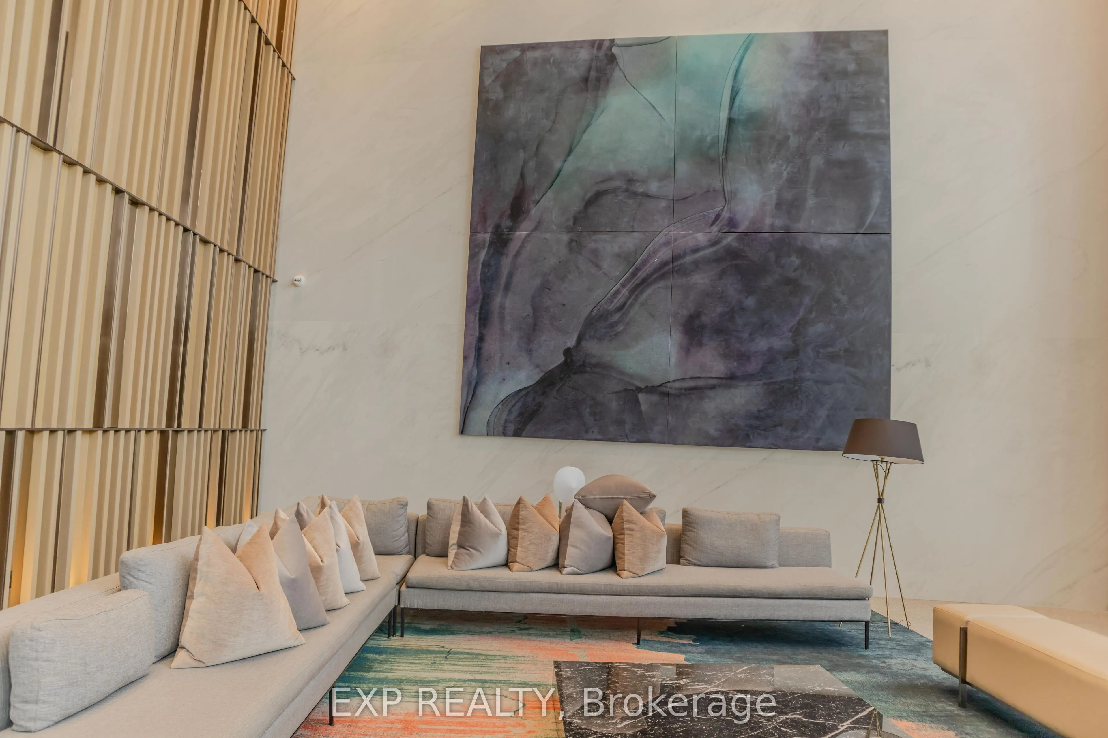 585 Bloor Street E, #519