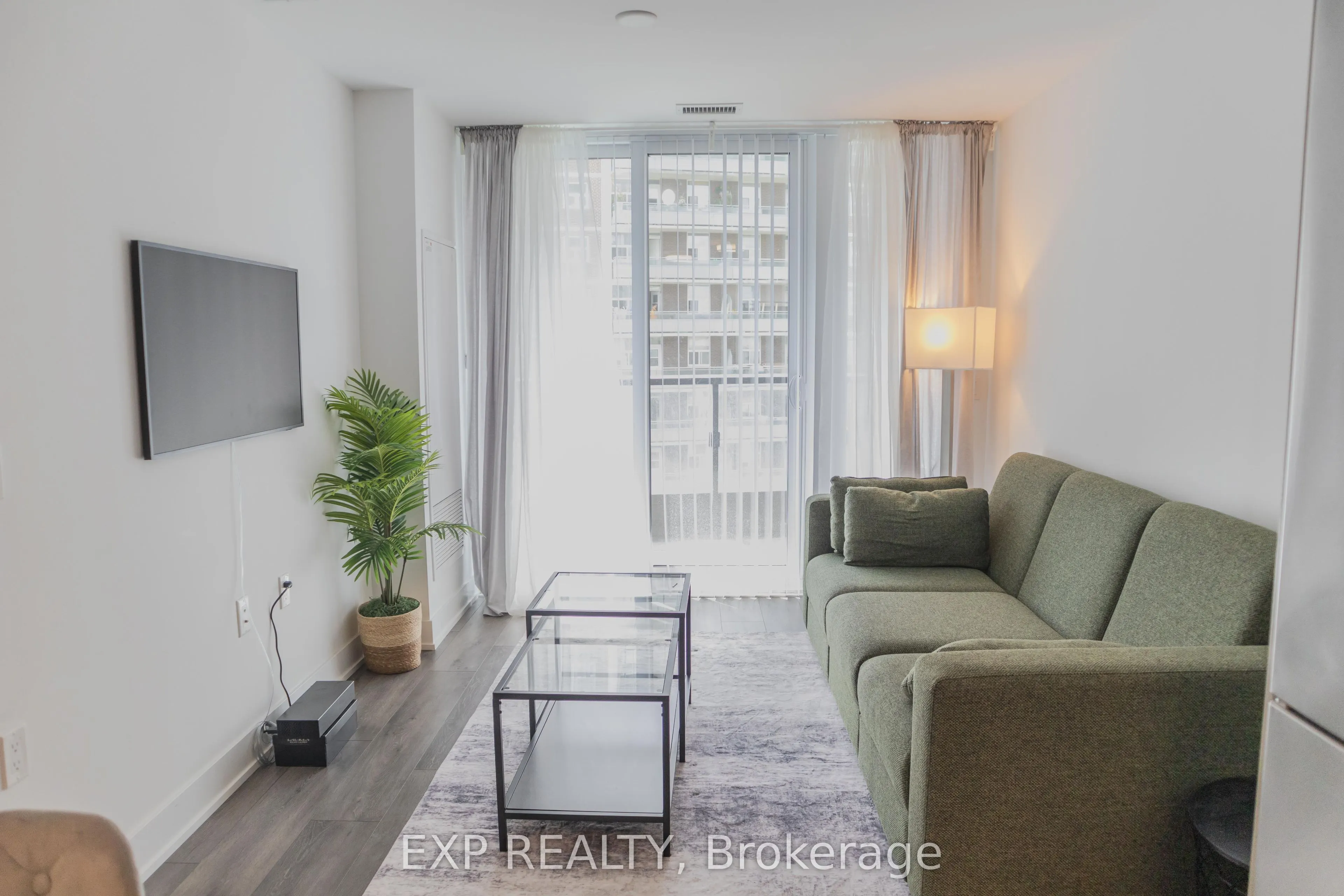 585 Bloor Street E, #519