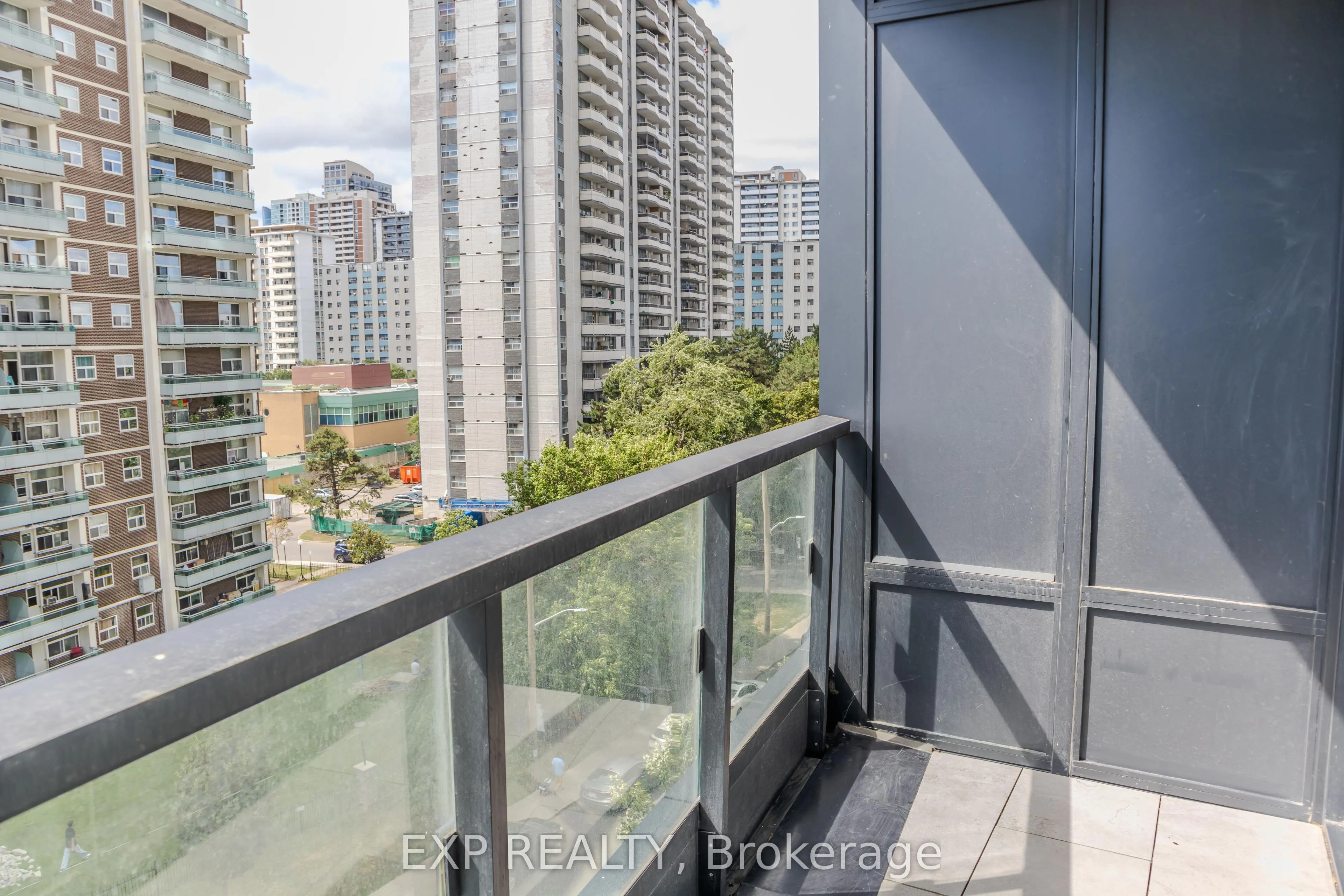 585 Bloor Street E, #519