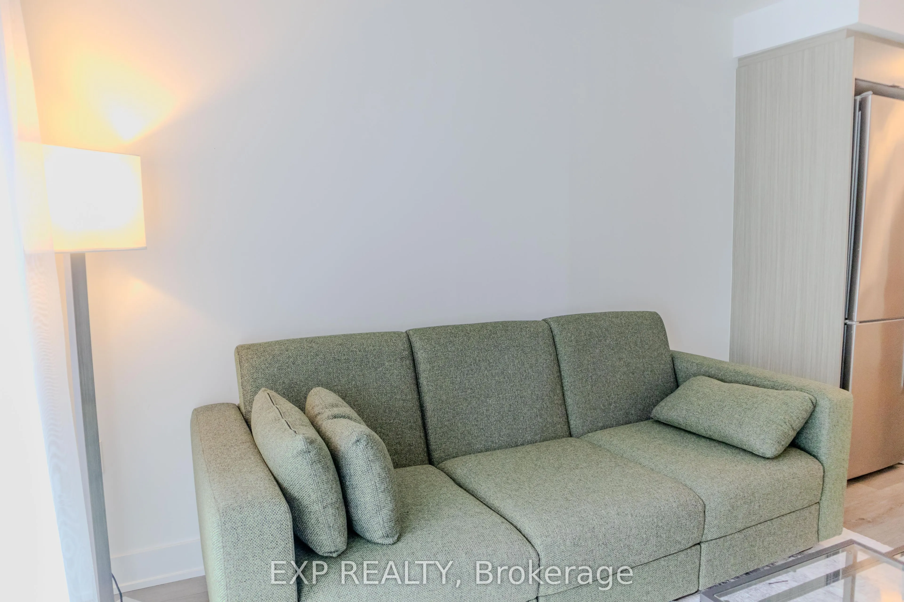 585 Bloor Street E, #519