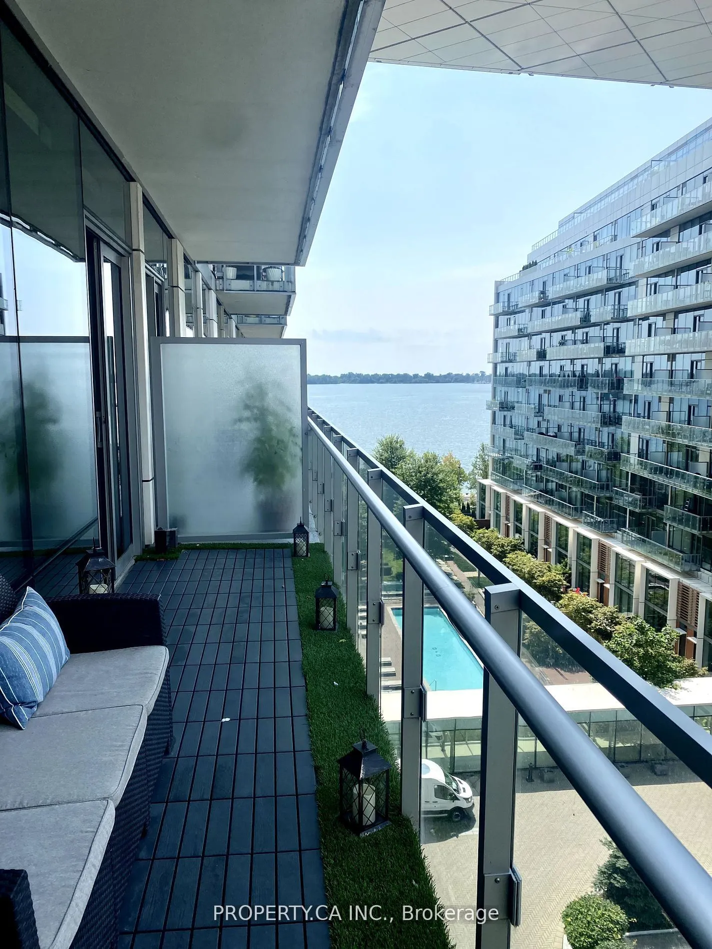 39 Queens Quay E, #735