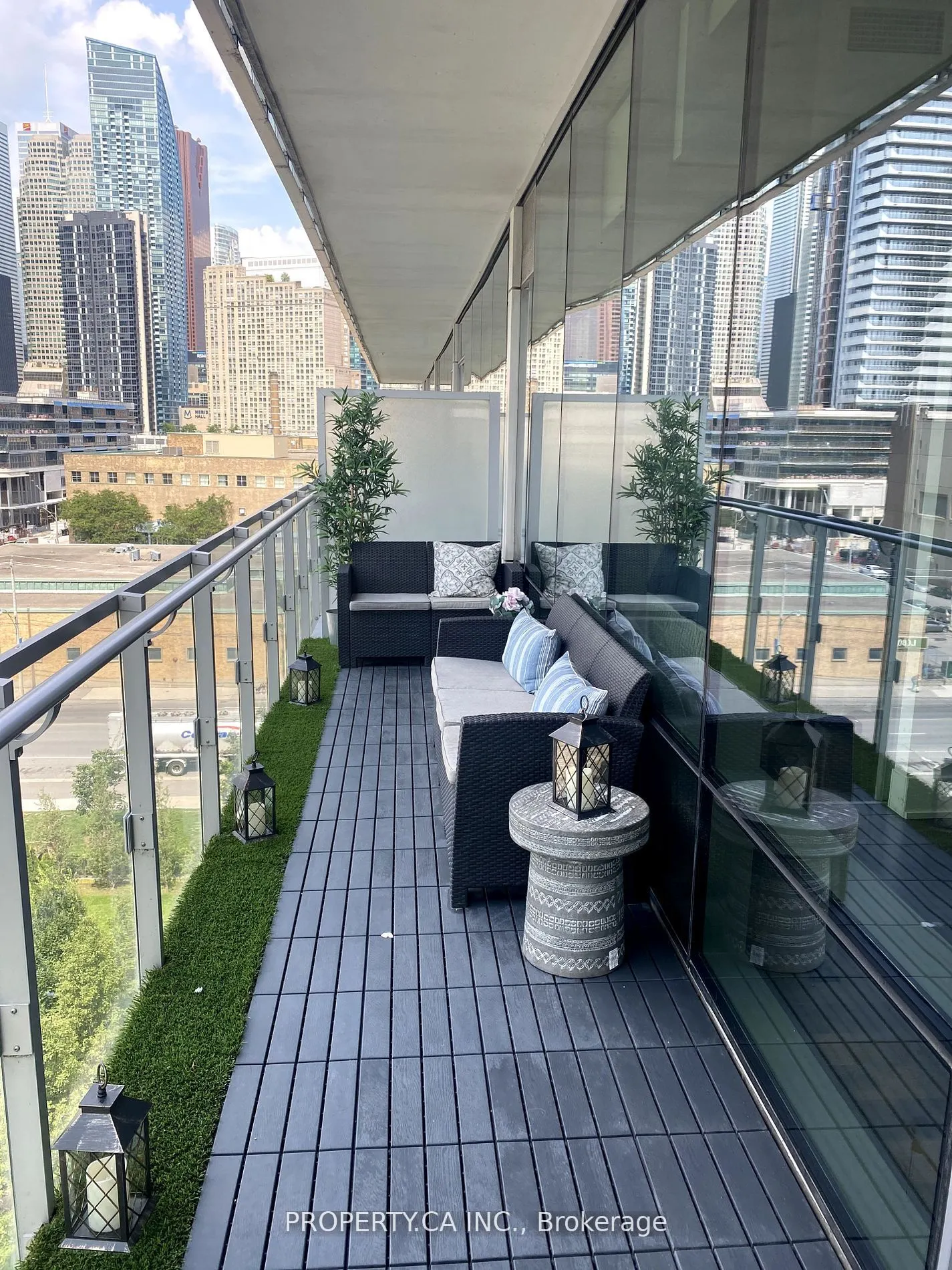 39 Queens Quay E, #735